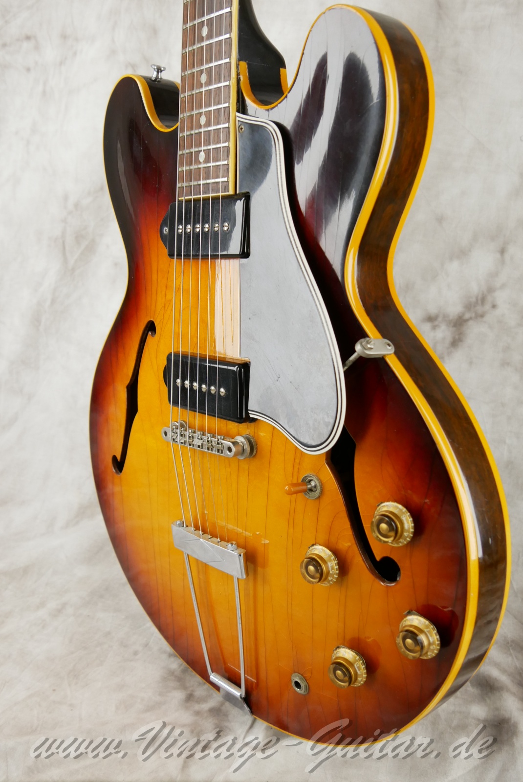 Gibson_es330td_cherryburst_usa_1959-010.jpg