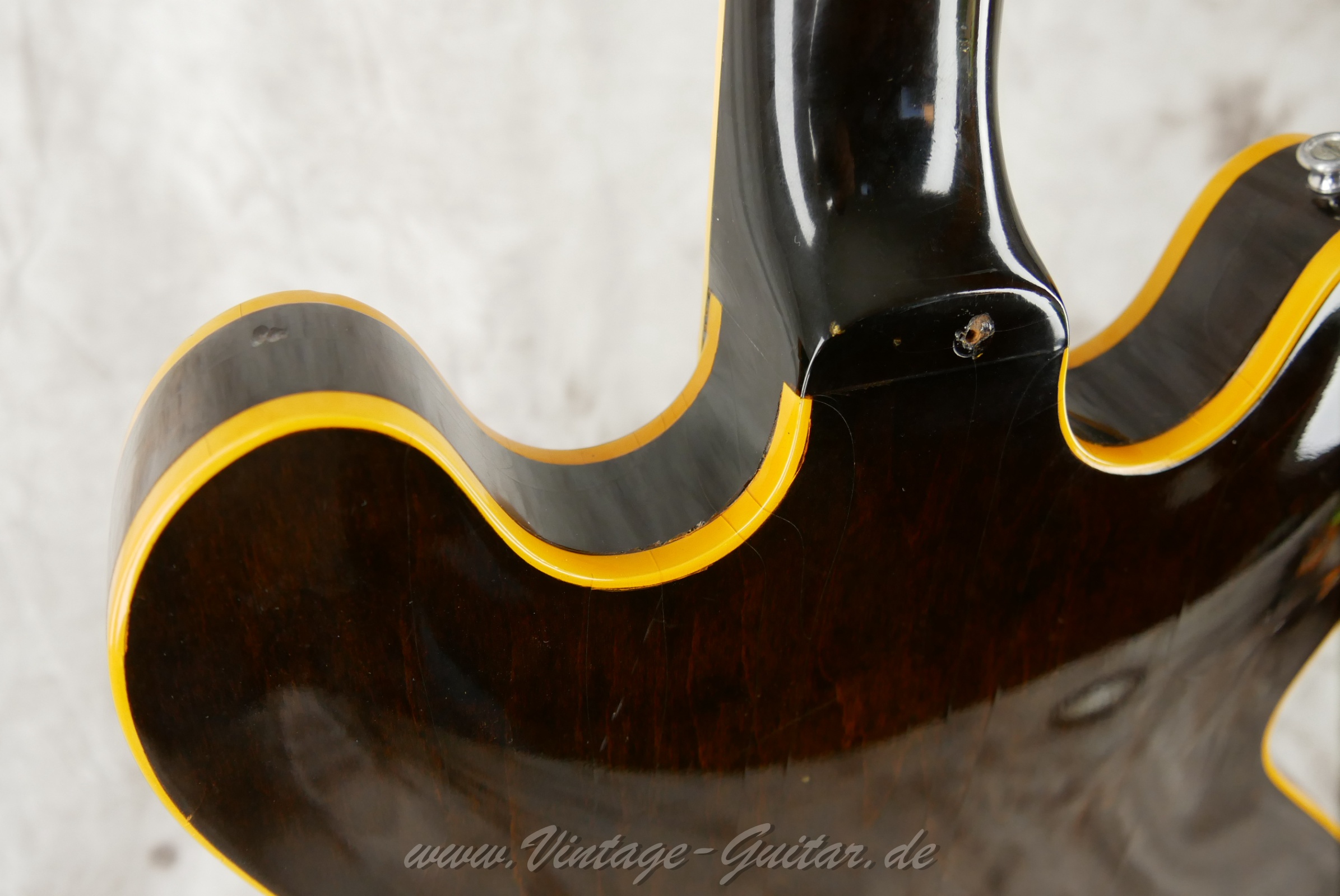 Gibson_es330td_cherryburst_usa_1959-013.jpg