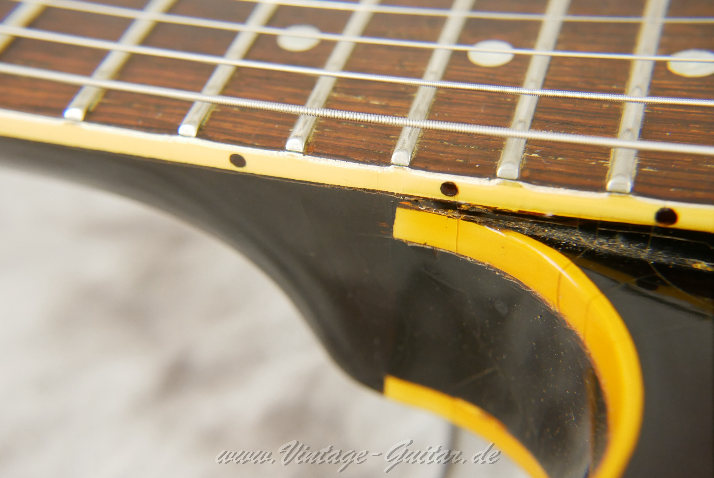 Gibson_es330td_cherryburst_usa_1959-023.jpg