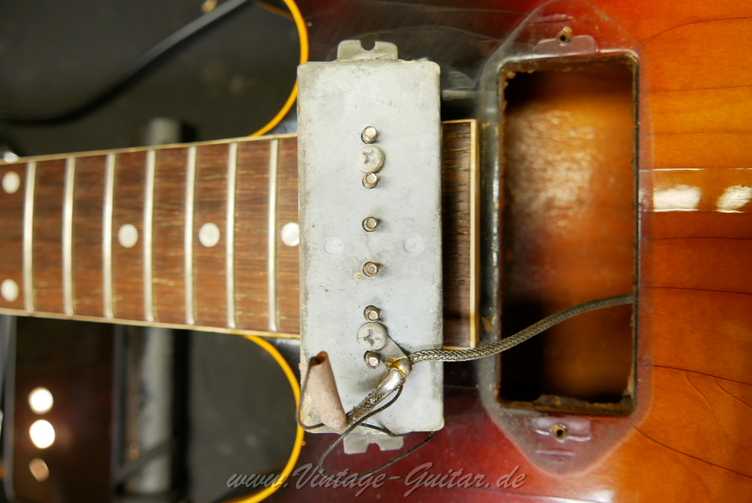 Gibson_es330td_cherryburst_usa_1959-029.jpg