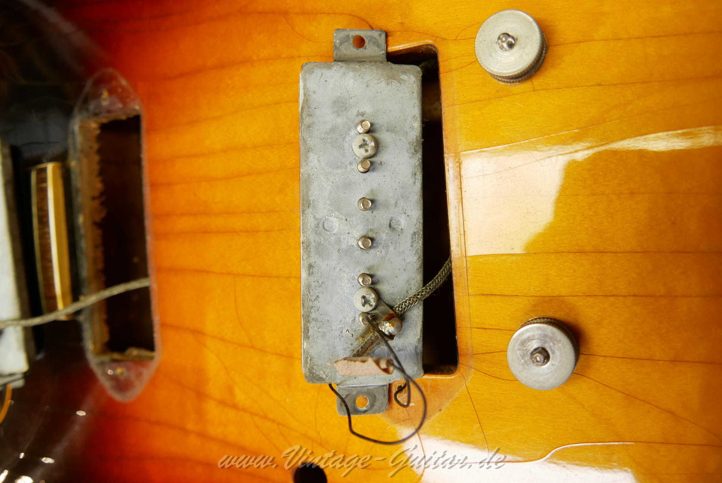 Gibson_es330td_cherryburst_usa_1959-030.jpg