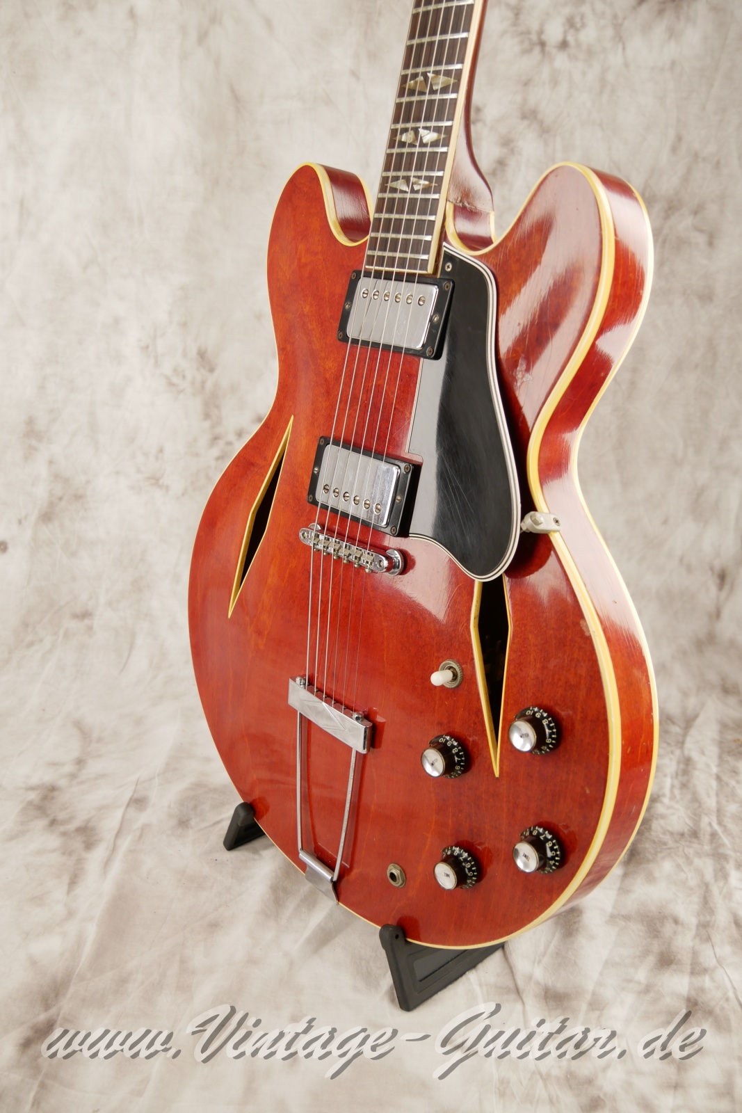 Gibson_Trini_Lopez_cherry_1965-010.JPG