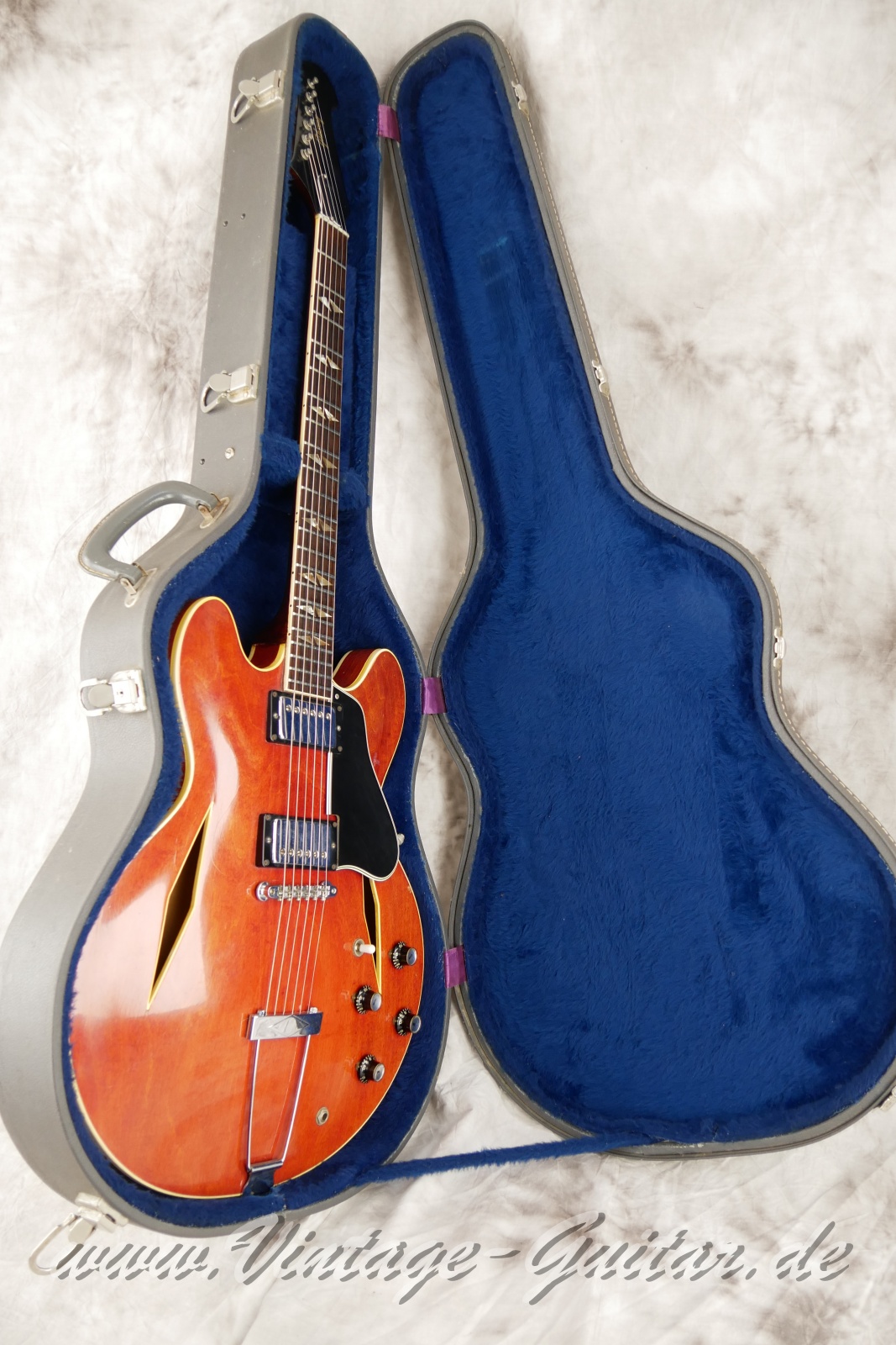 Gibson_Trini_Lopez_cherry_1965-022.JPG