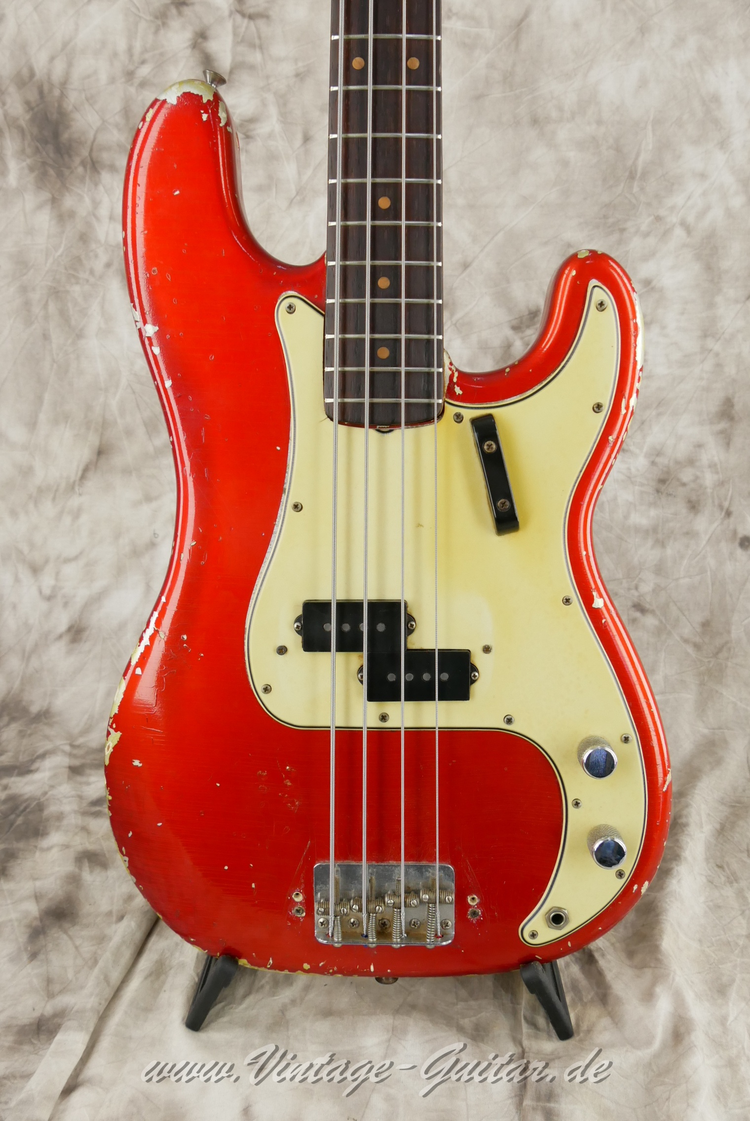 Fender_Precision_1965_CAR_USA003.JPG