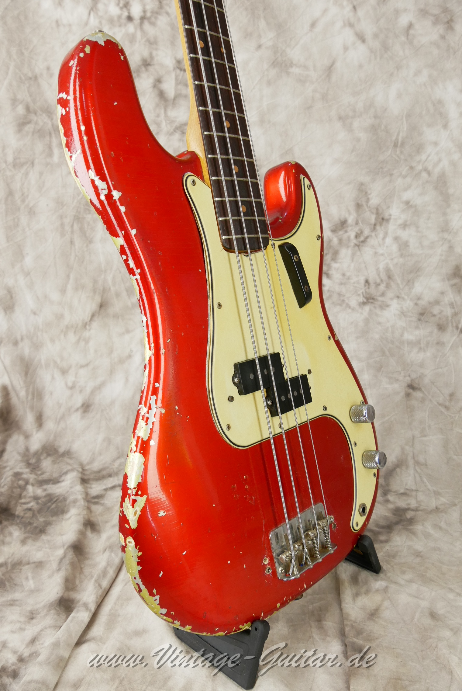 Fender_Precision_1965_CAR_USA009.JPG