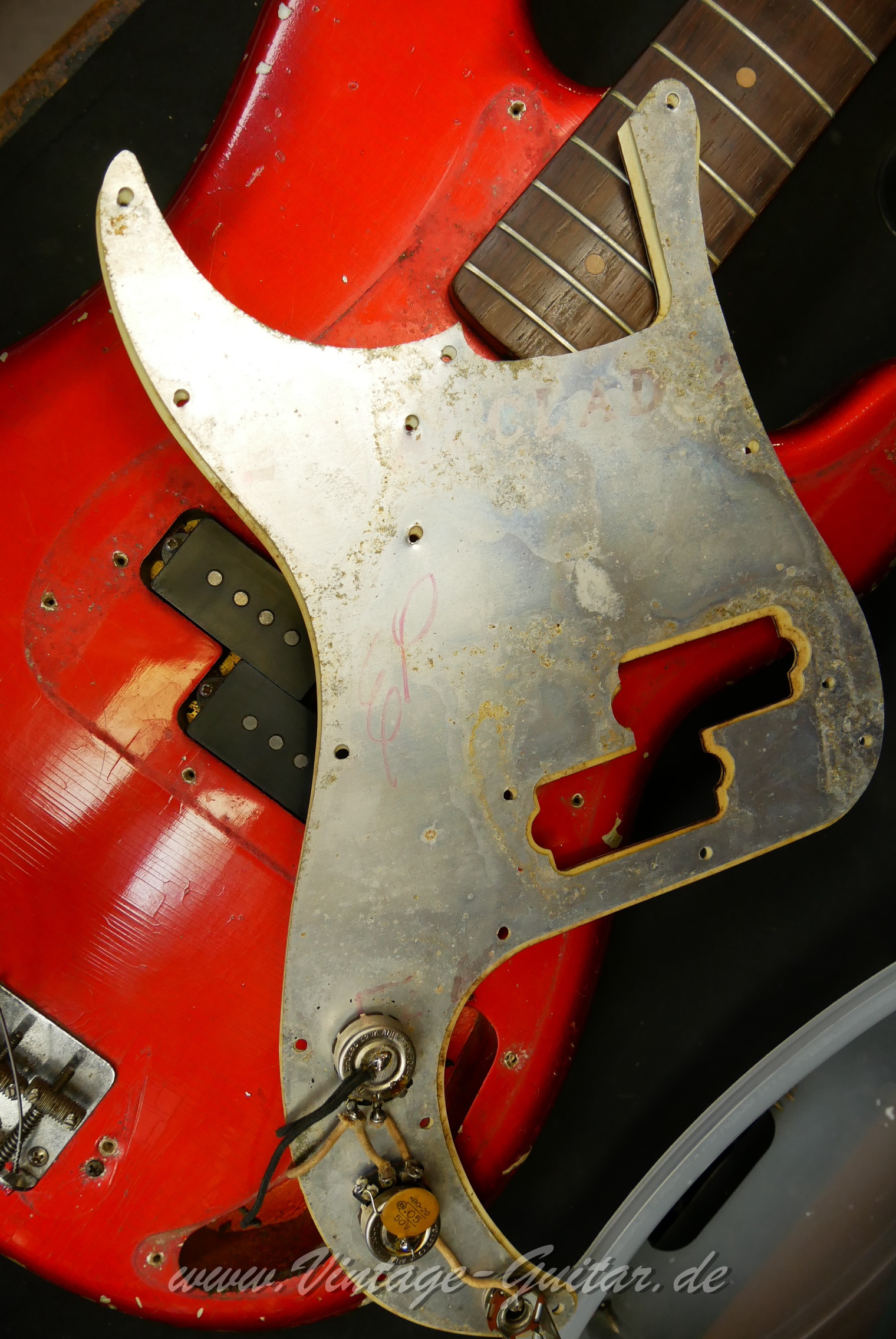 Fender_Precision_1965_CAR_USA019.JPG
