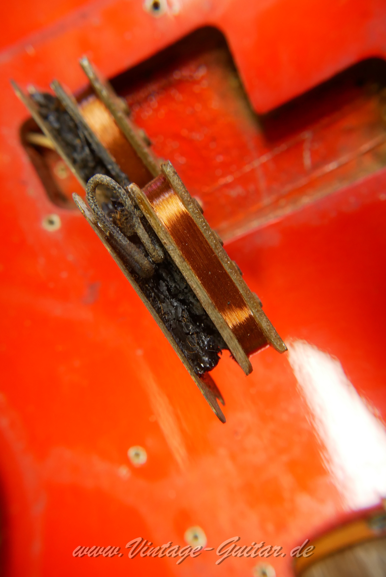 Fender_Precision_1965_CAR_USA021.JPG