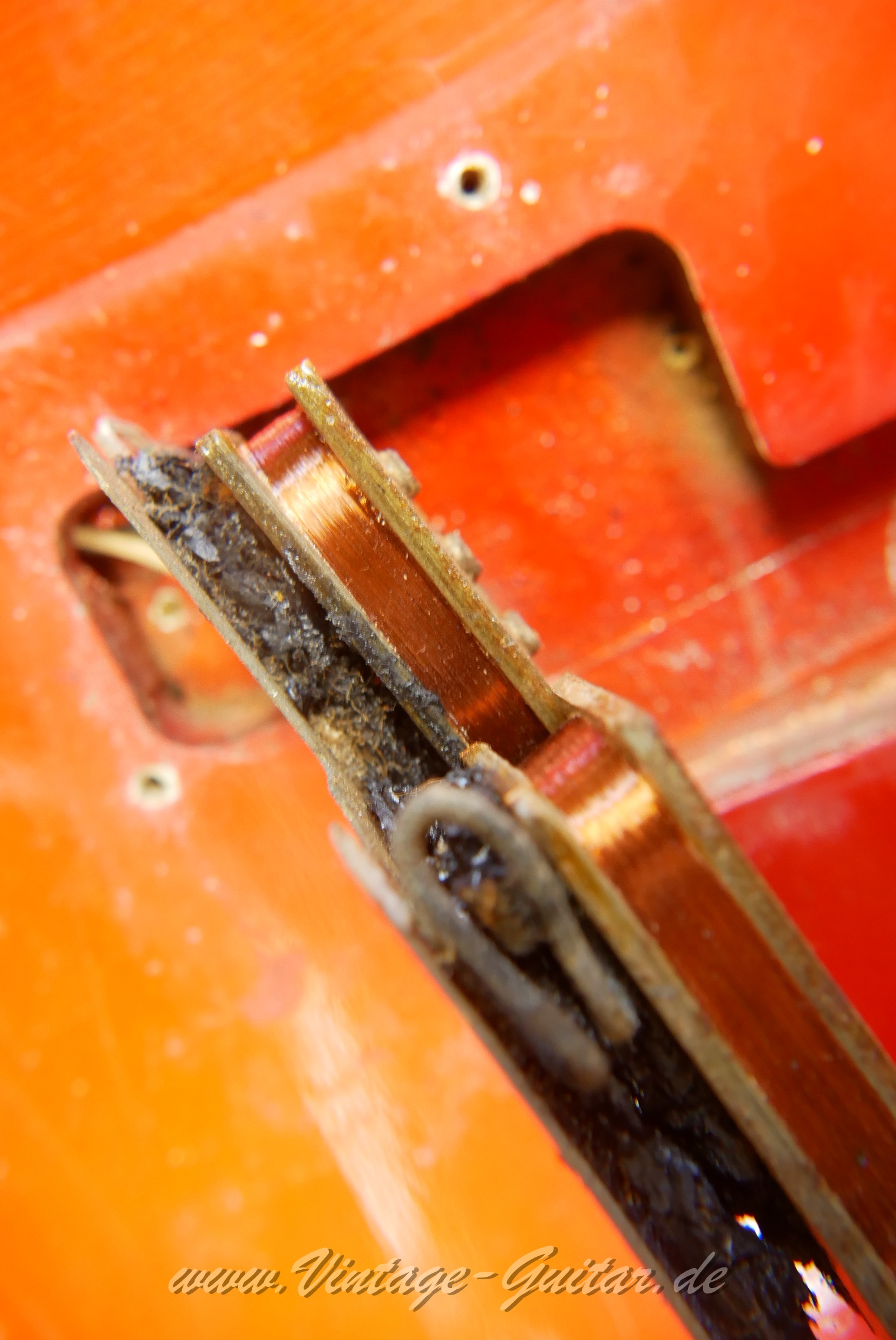 Fender_Precision_1965_CAR_USA022.JPG