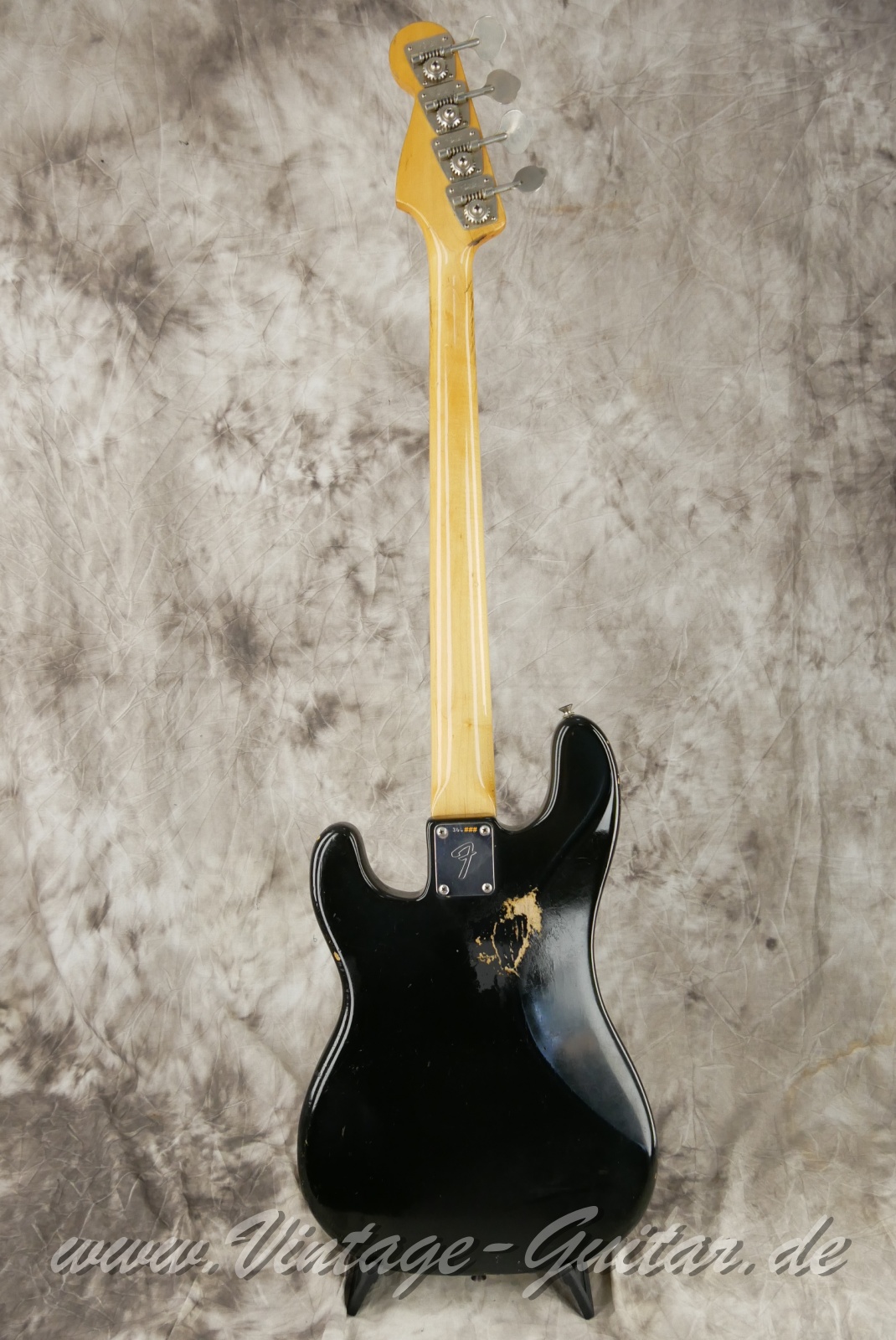Fender_Precision_1971_Black_USA002.JPG