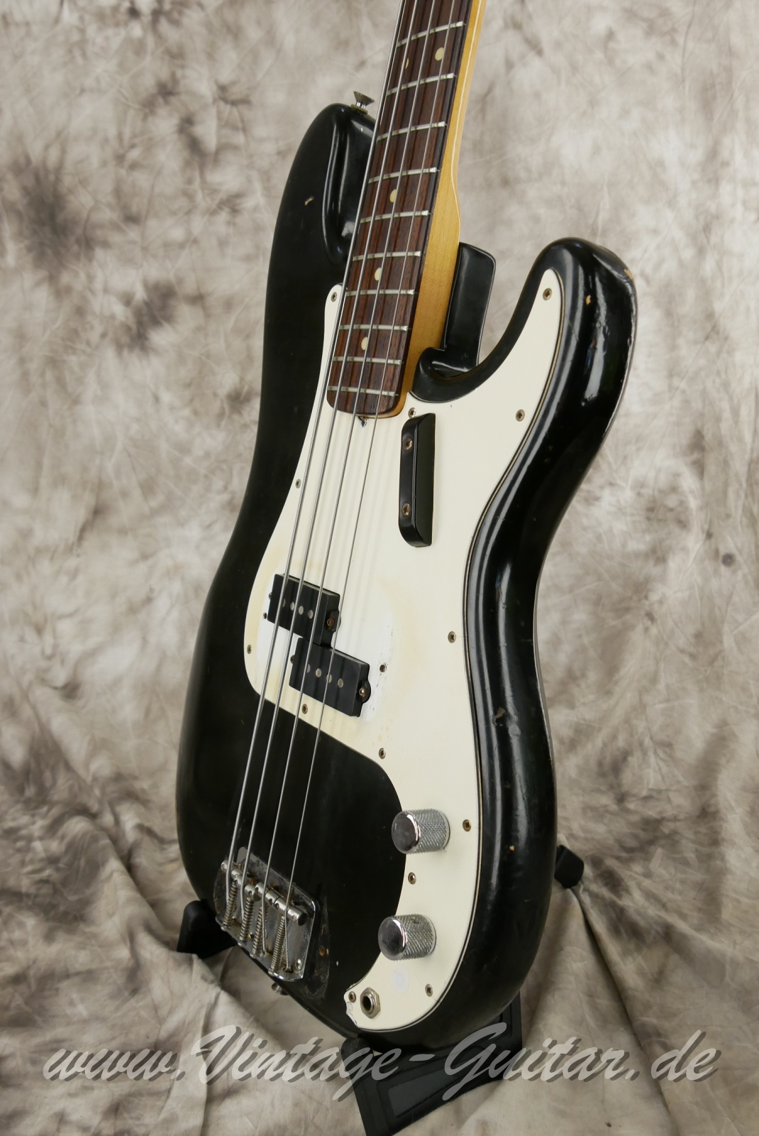 Fender_Precision_1971_Black_USA010.JPG