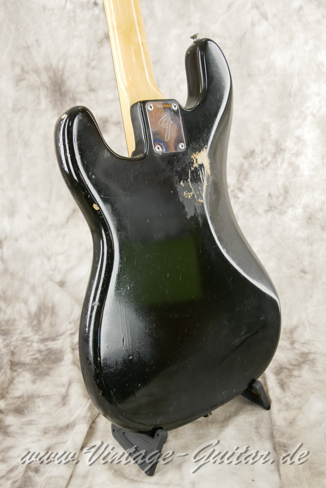 Fender_Precision_1971_Black_USA011.JPG