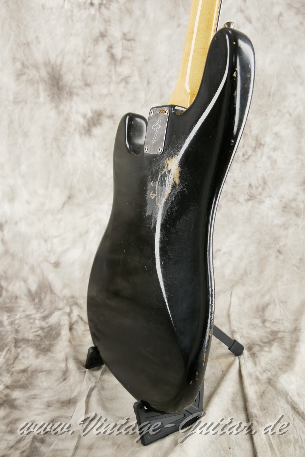 Fender_Precision_1971_Black_USA012.JPG
