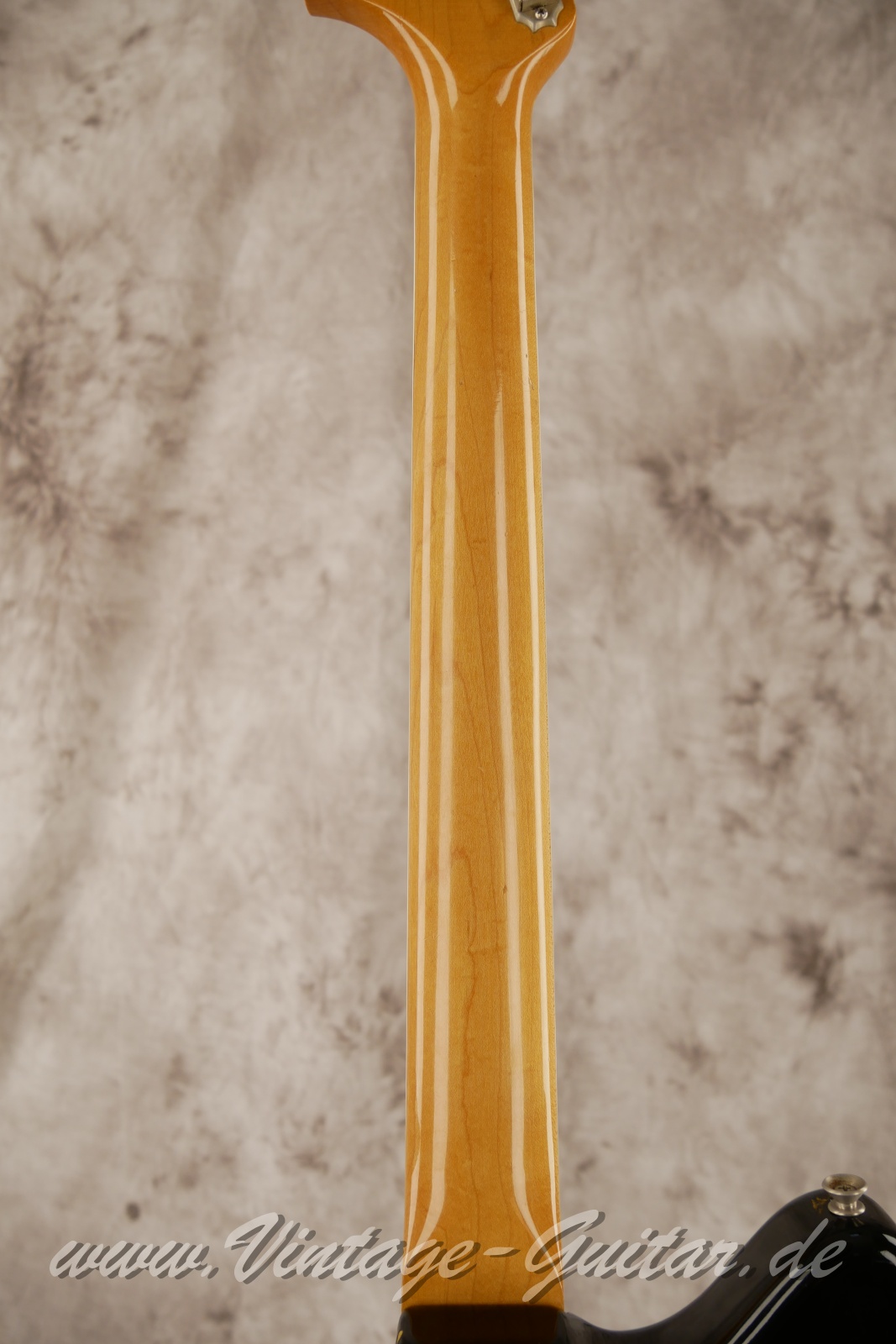 Fender_Jazzmaster_block_inlays_sunburst_USA_1966-006.JPG