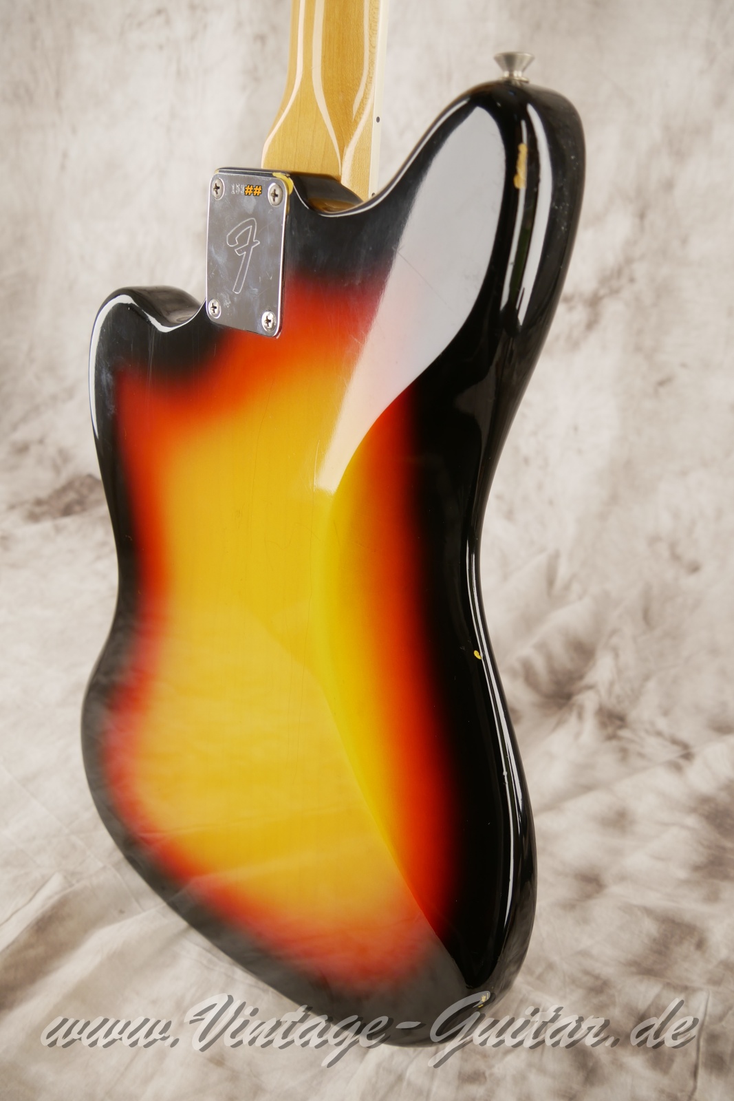 Fender_Jazzmaster_block_inlays_sunburst_USA_1966-012.JPG