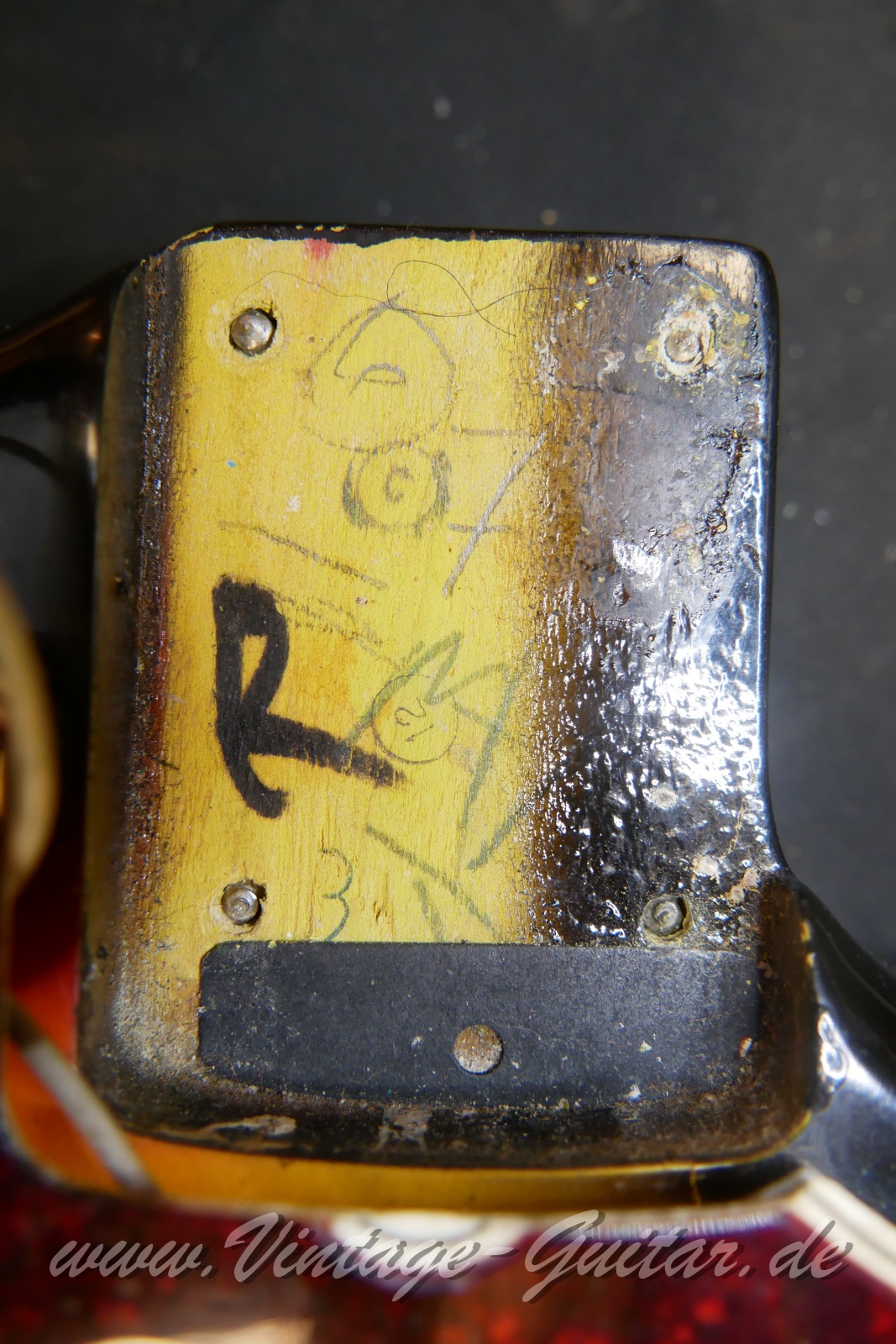 Fender_Jazzmaster_block_inlays_sunburst_USA_1966-014.JPG
