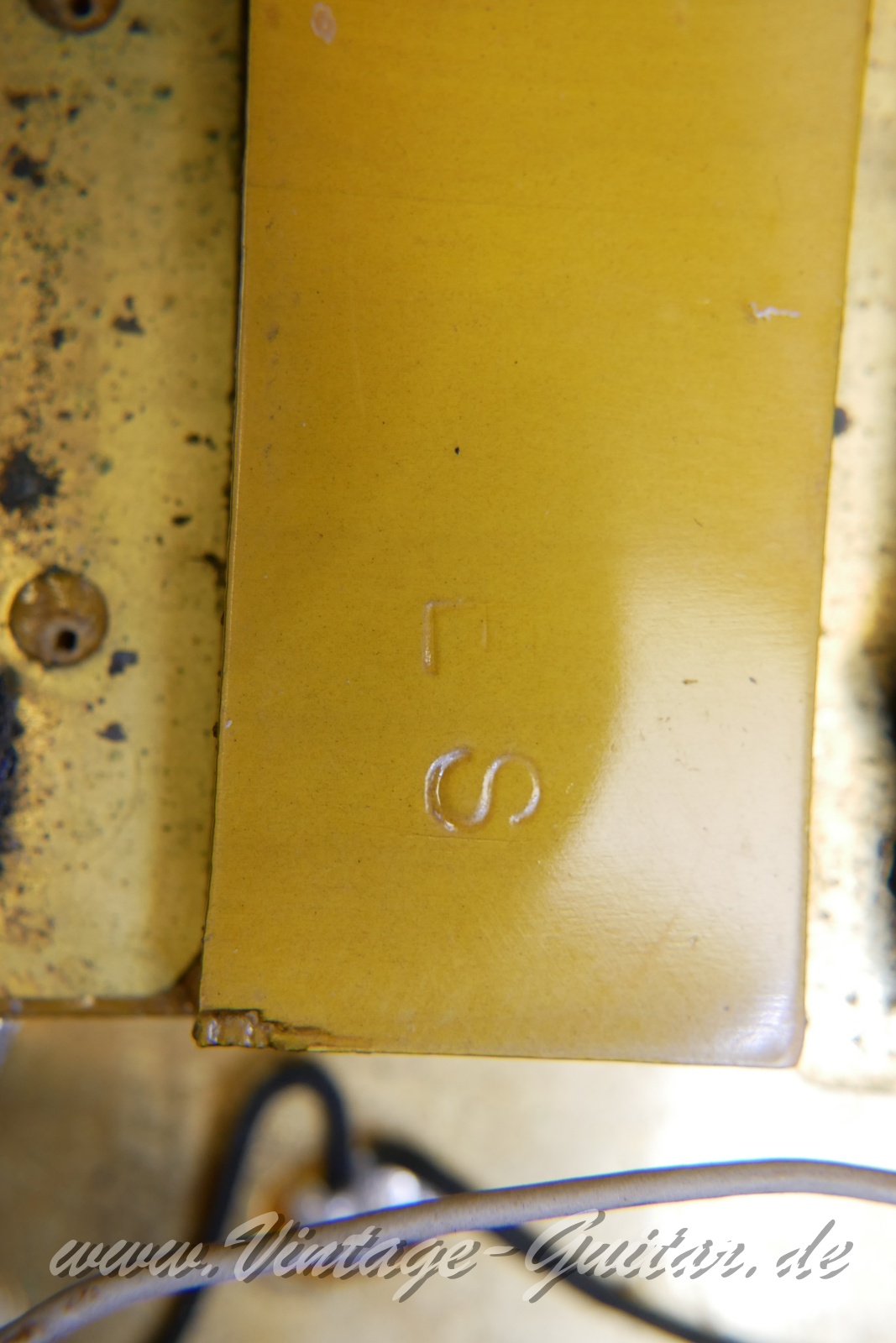 Fender_Jazzmaster_block_inlays_sunburst_USA_1966-018.JPG