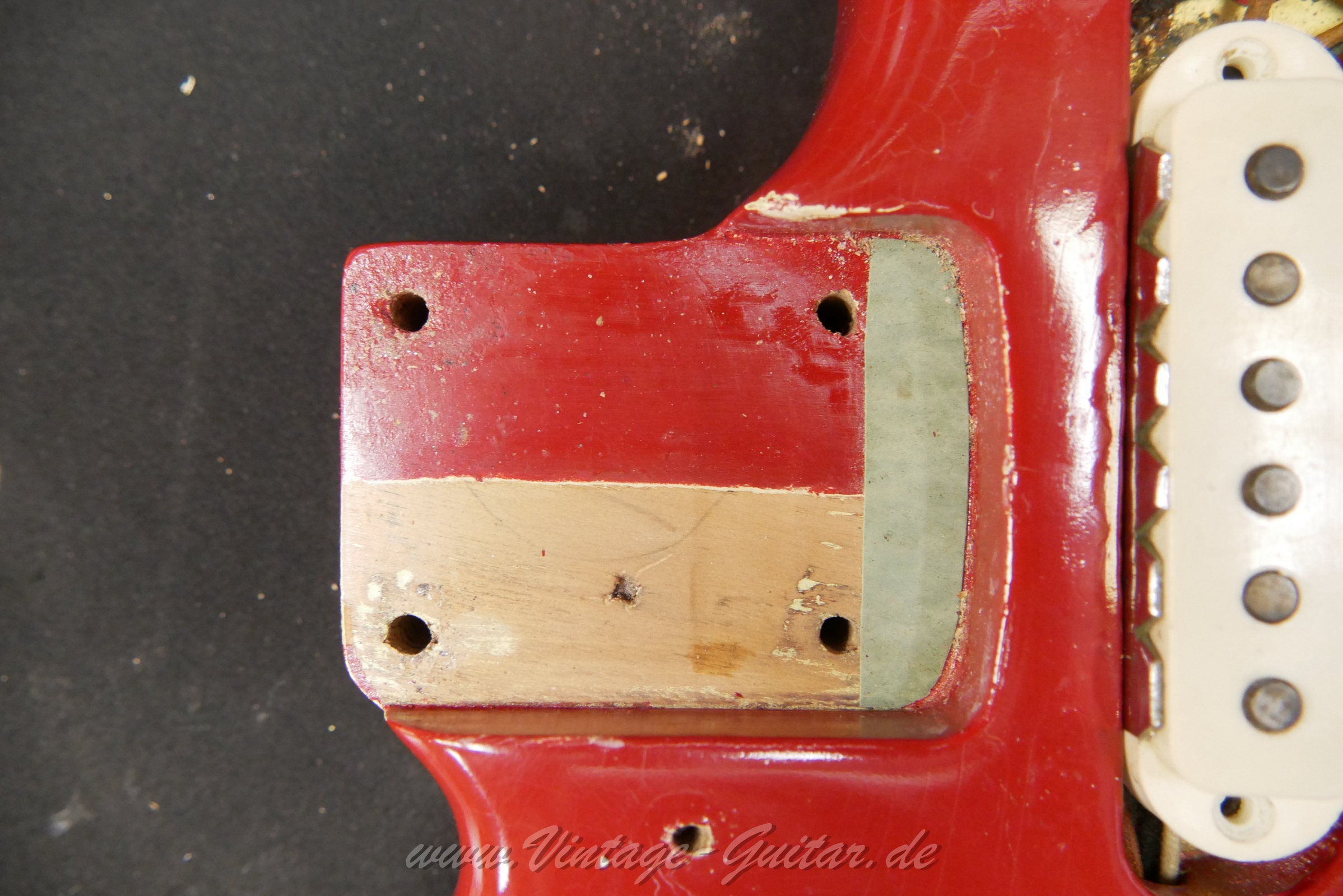 Fender_Jaguar_Dakota_red_1964_usa-028.jpg