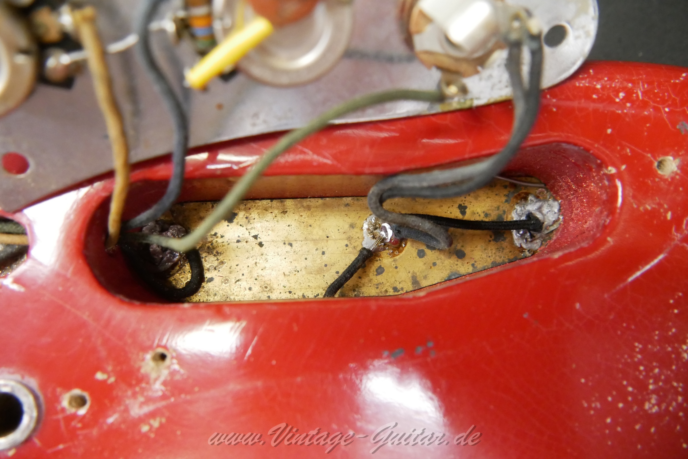 Fender_Jaguar_Dakota_red_1964_usa-031.jpg