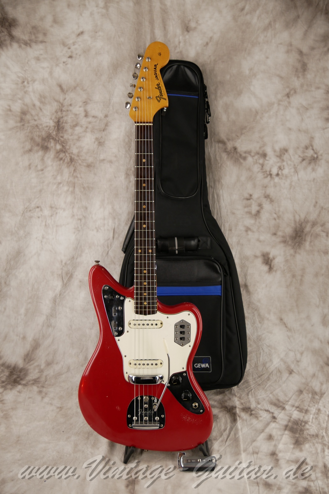 Fender_Jaguar_Dakota_red_1964_usa-044.jpg