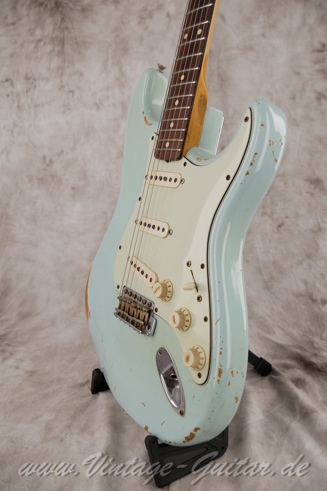img/vintage/6470/fender_startocaster_john_Cruz_masterbuilt_62_sonicblue_usa_2008-029.jpg
