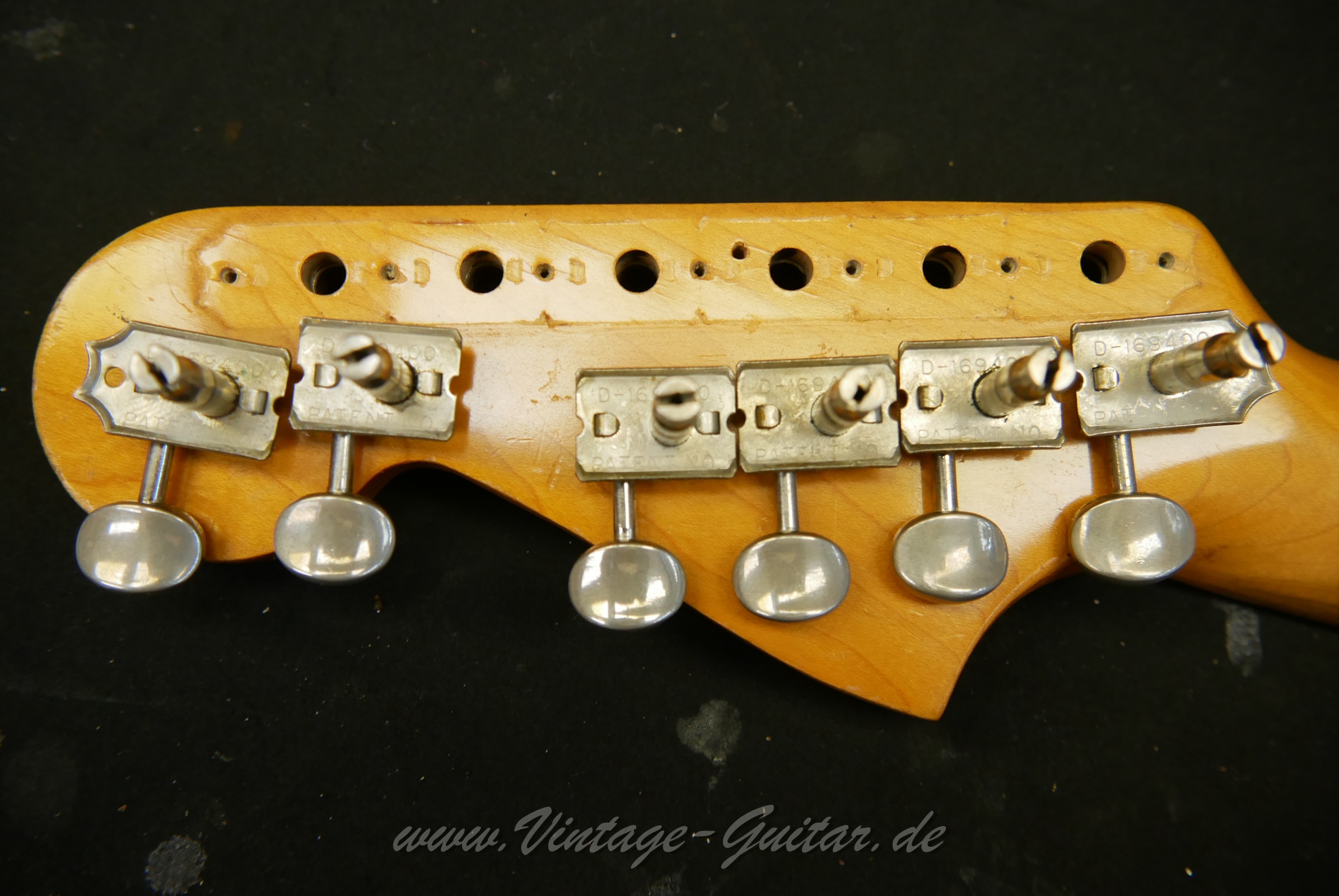 Fender-Jazzmaster-1965-olympic-white-inside-004.JPG