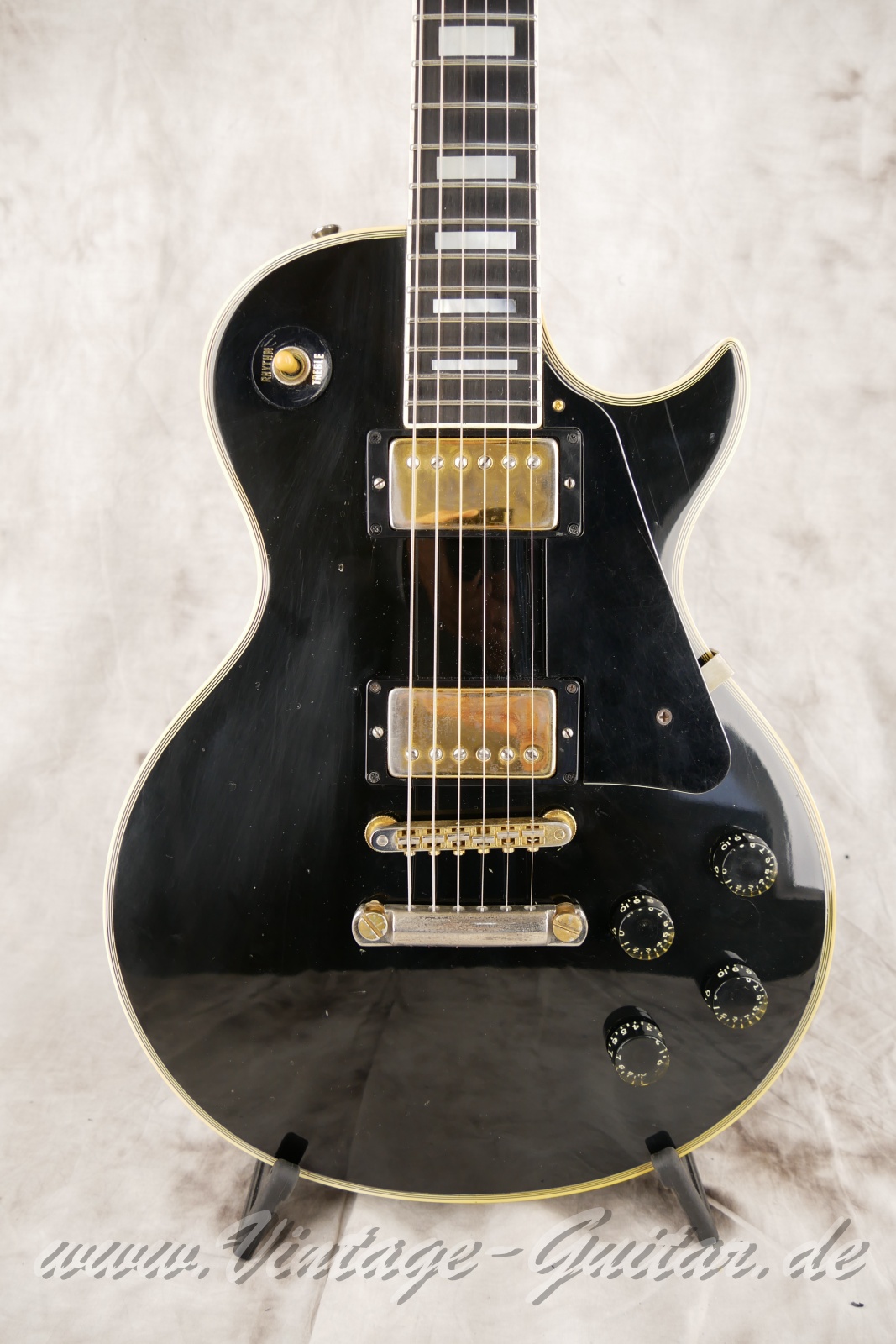 Gibson-Les-Paul-Custom-1979-black-003.JPG