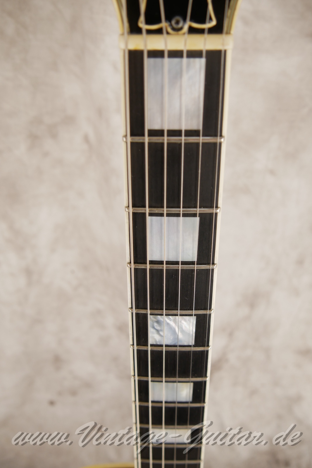 Gibson-Les-Paul-Custom-1979-black-006.JPG