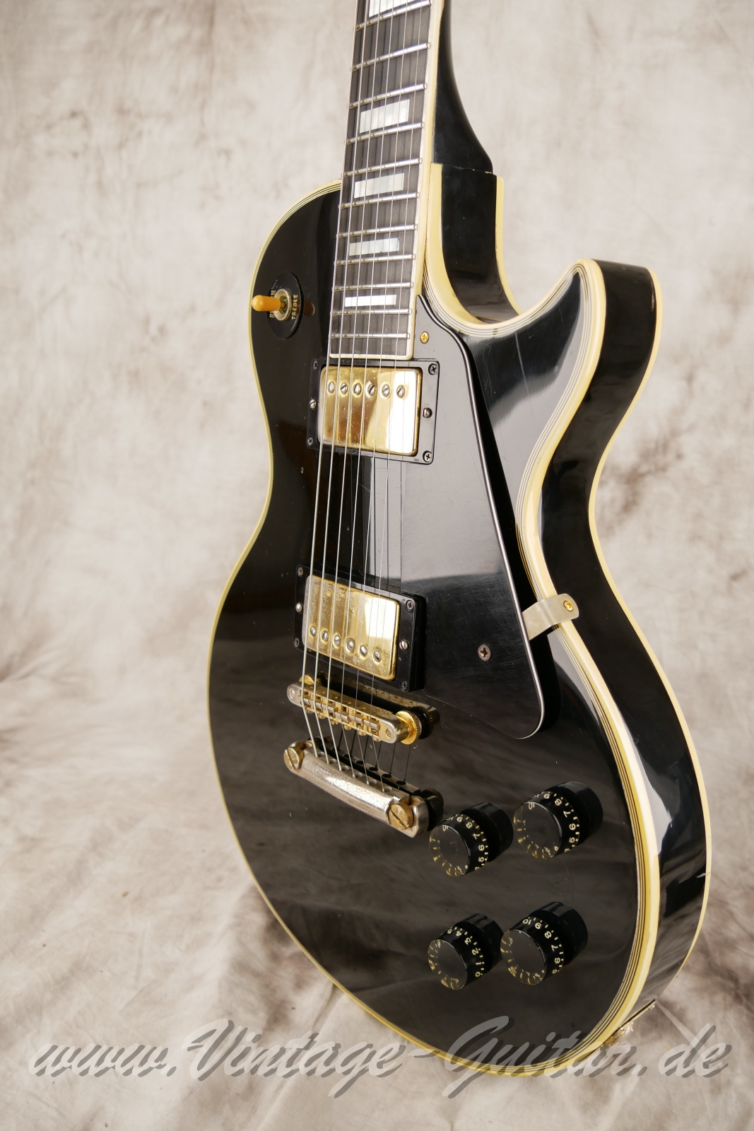 Gibson-Les-Paul-Custom-1979-black-009.JPG