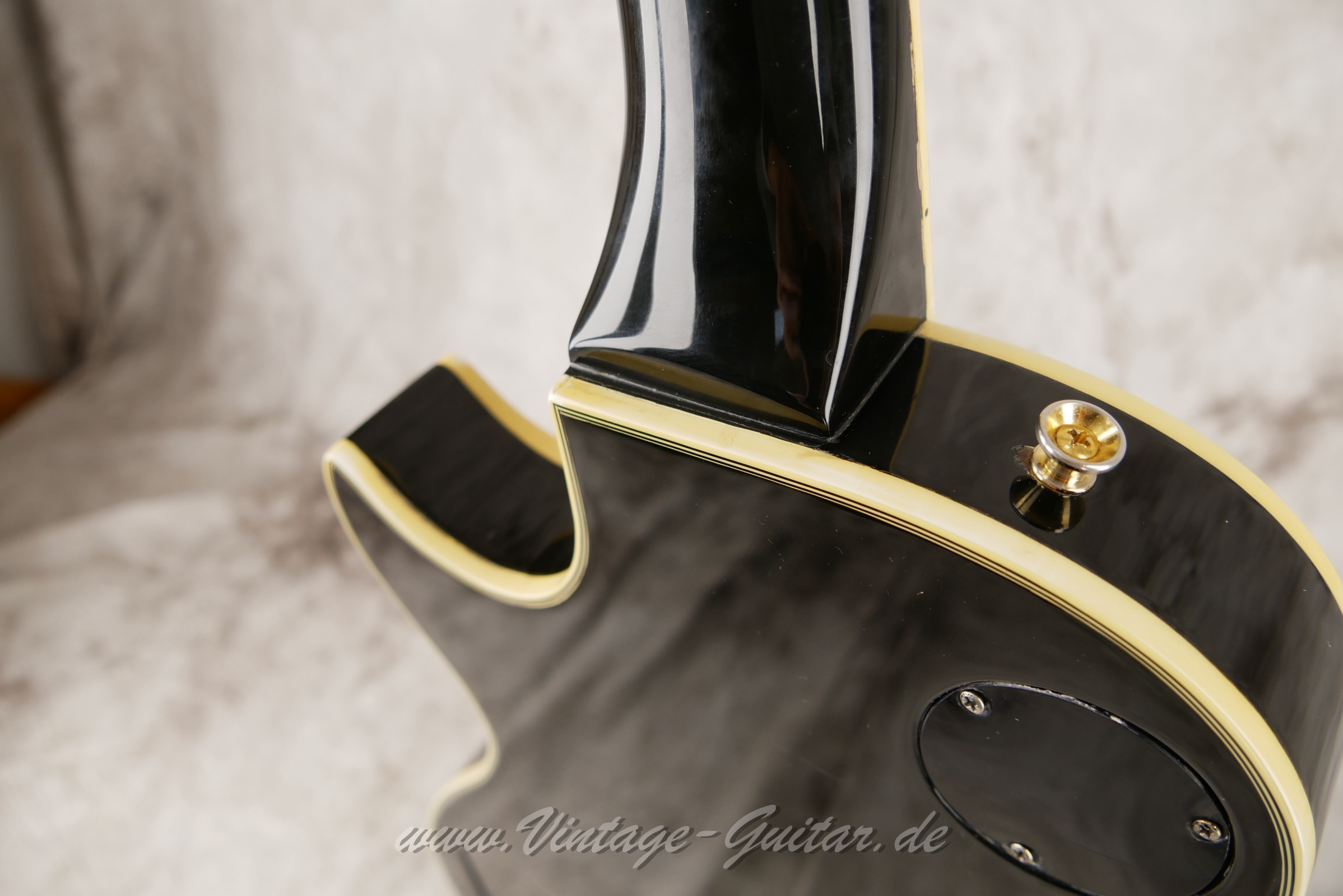 Gibson-Les-Paul-Custom-1979-black-013.JPG