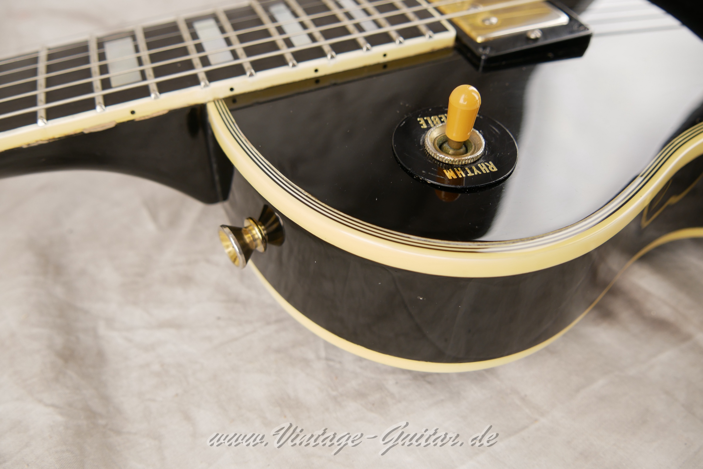 Gibson-Les-Paul-Custom-1979-black-016.JPG