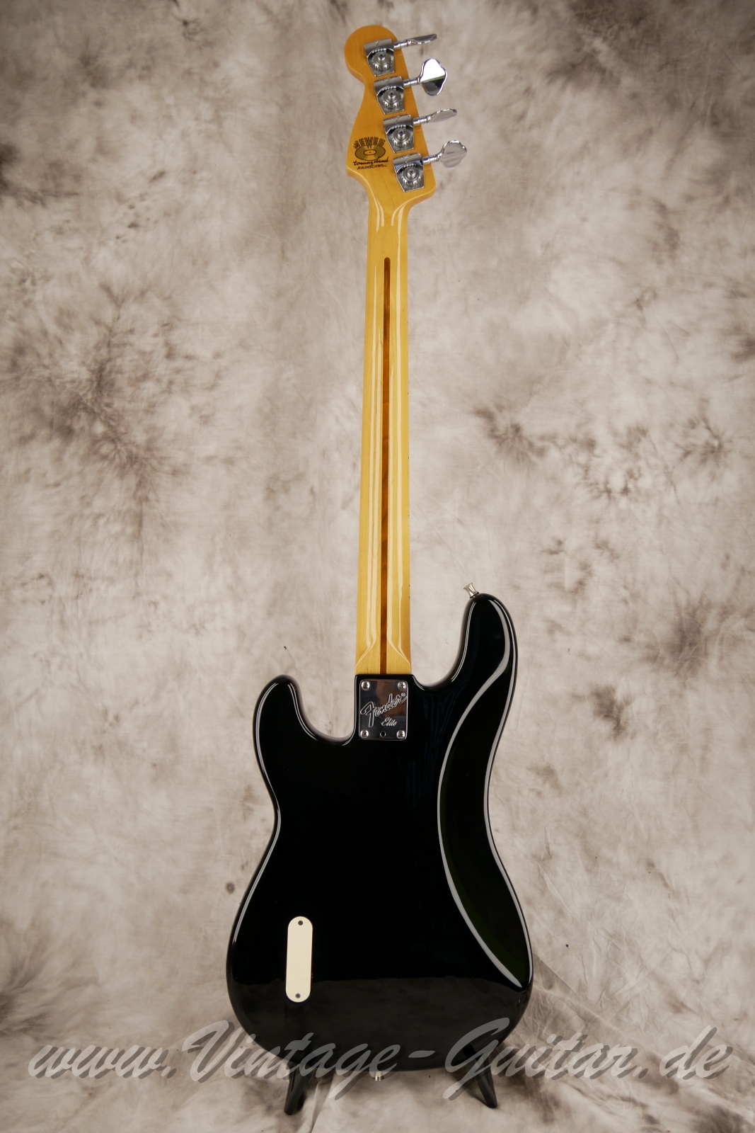 Fender-Precision-Elite-II-1983-black-002.JPG