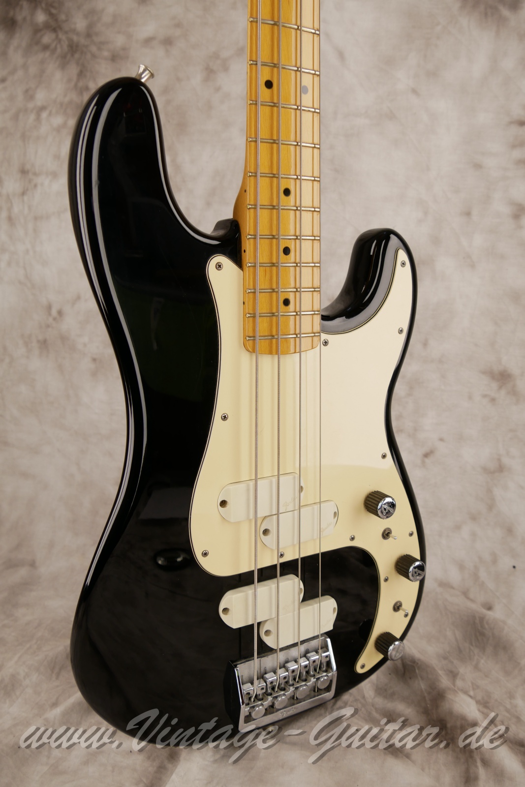 Fender-Precision-Elite-II-1983-black-009.JPG