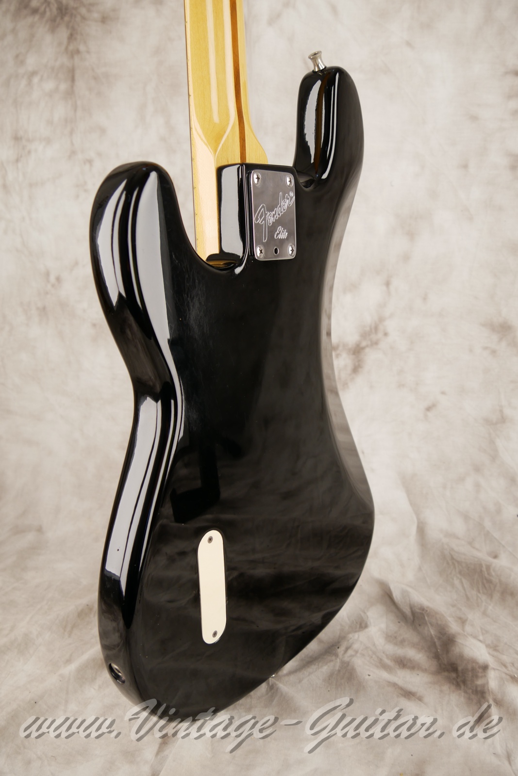 Fender-Precision-Elite-II-1983-black-011.JPG