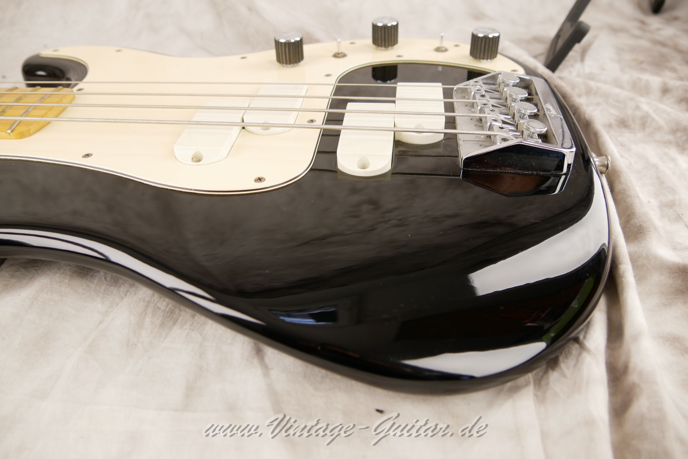Fender-Precision-Elite-II-1983-black-017.JPG