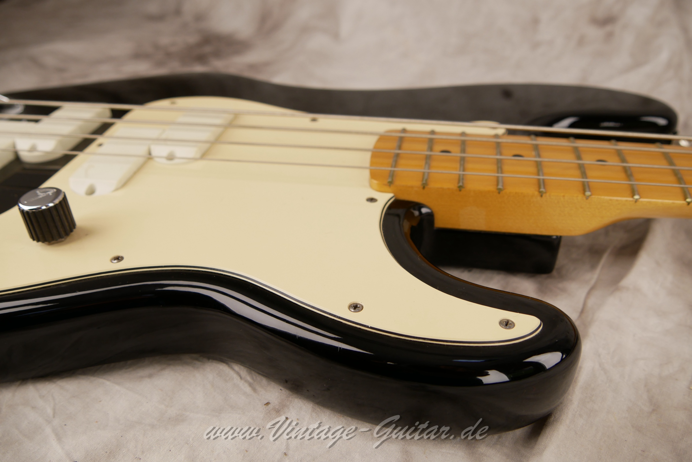 Fender-Precision-Elite-II-1983-black-019.JPG