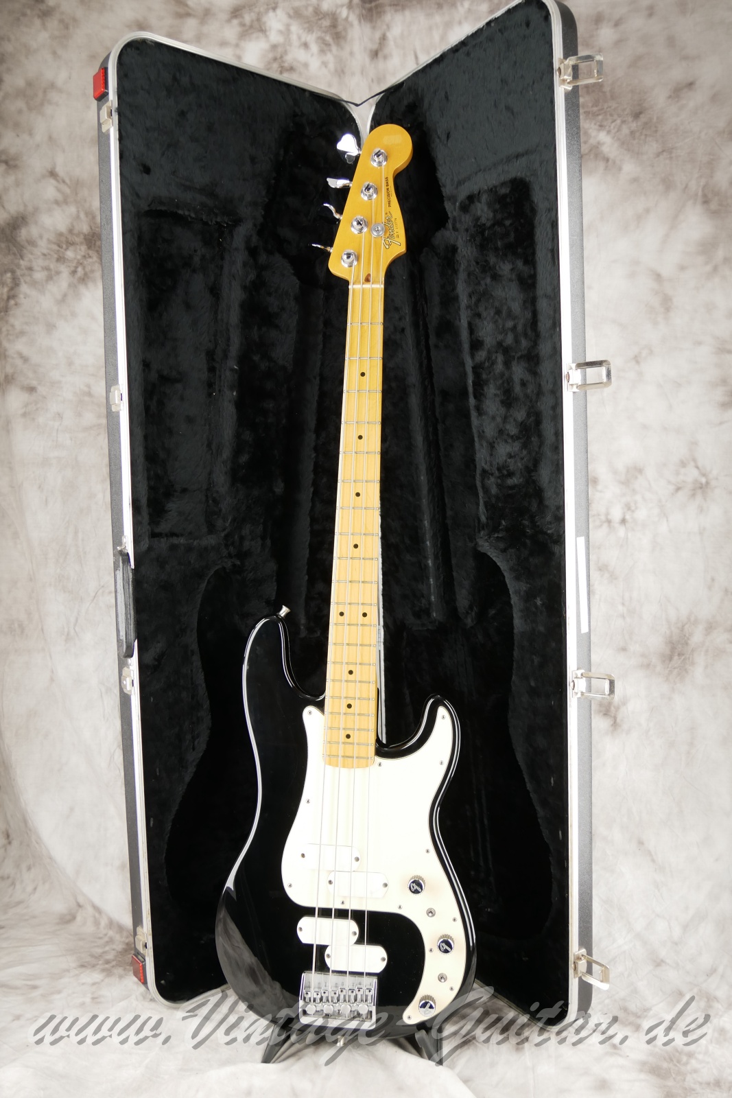 Fender-Precision-Elite-II-1983-black-022.JPG