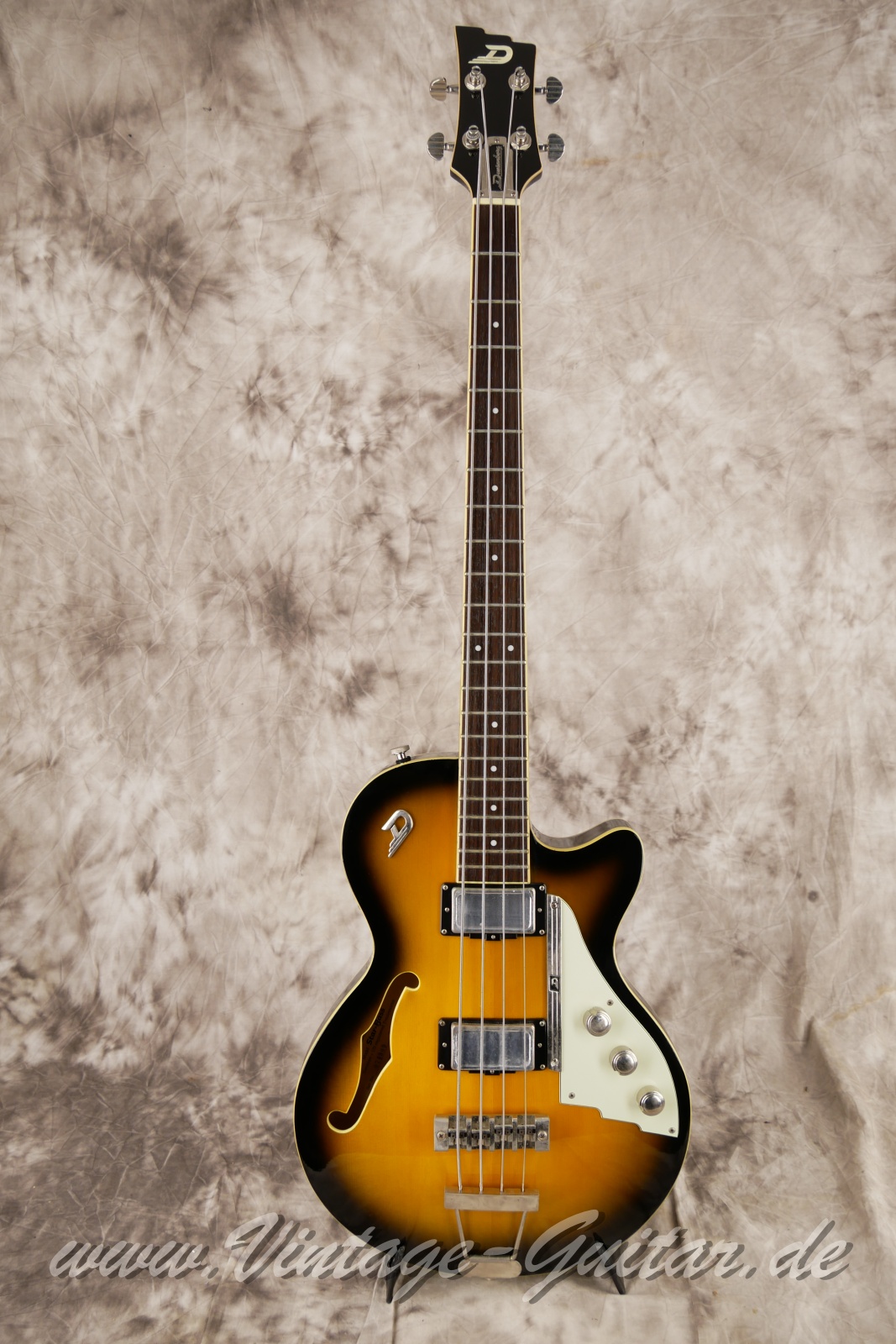 Duesenberg_Starplayer_Bass_2007-001.JPG