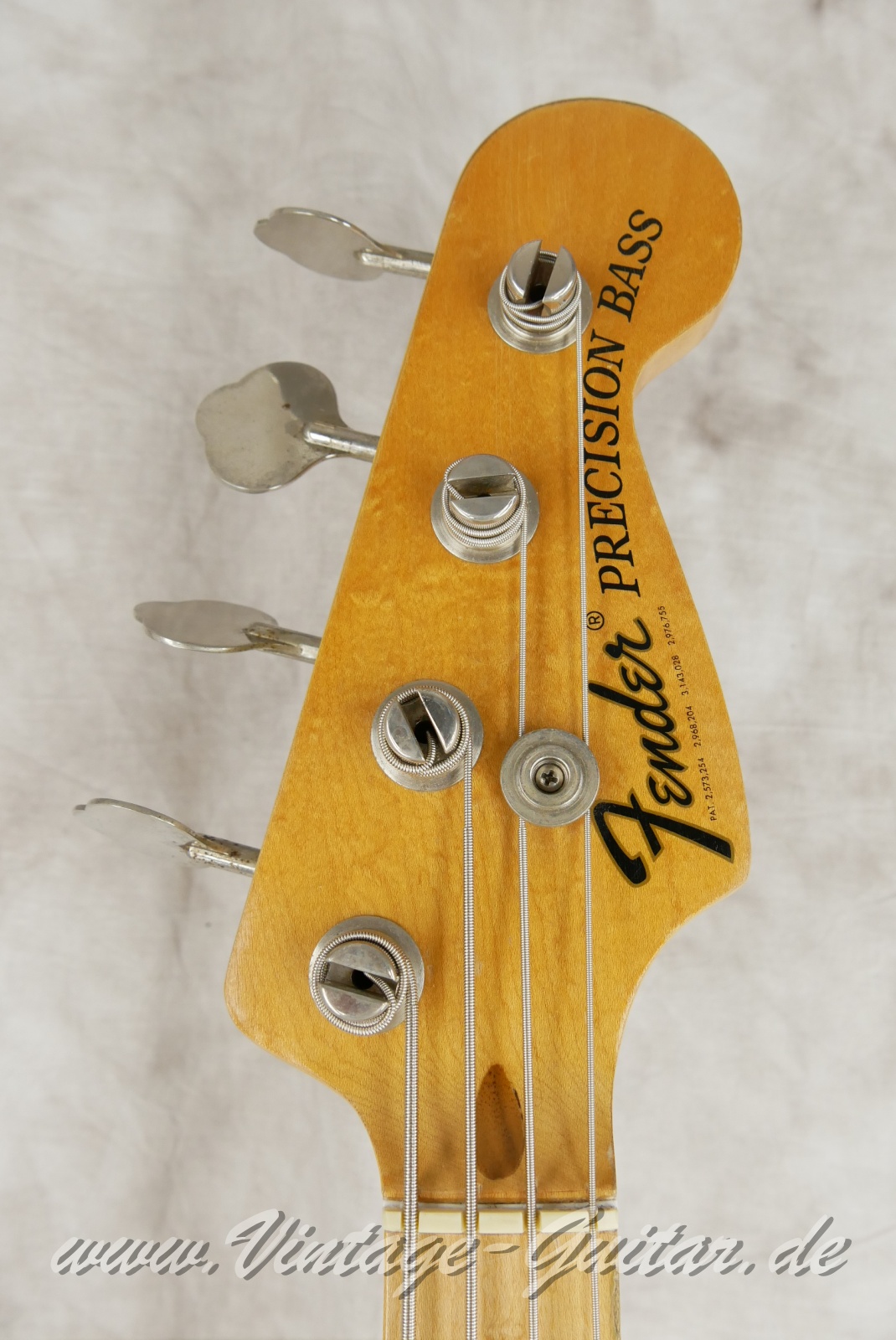 Fender_Precision_Bass_sunburst_1970-003.JPG