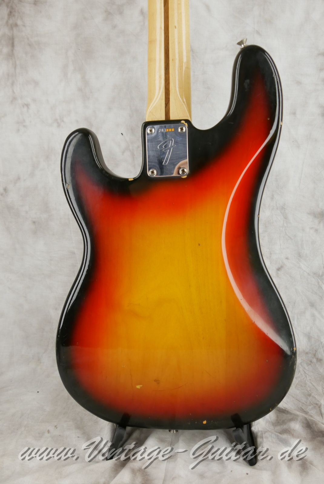 Fender_Precision_Bass_sunburst_1970-008.JPG