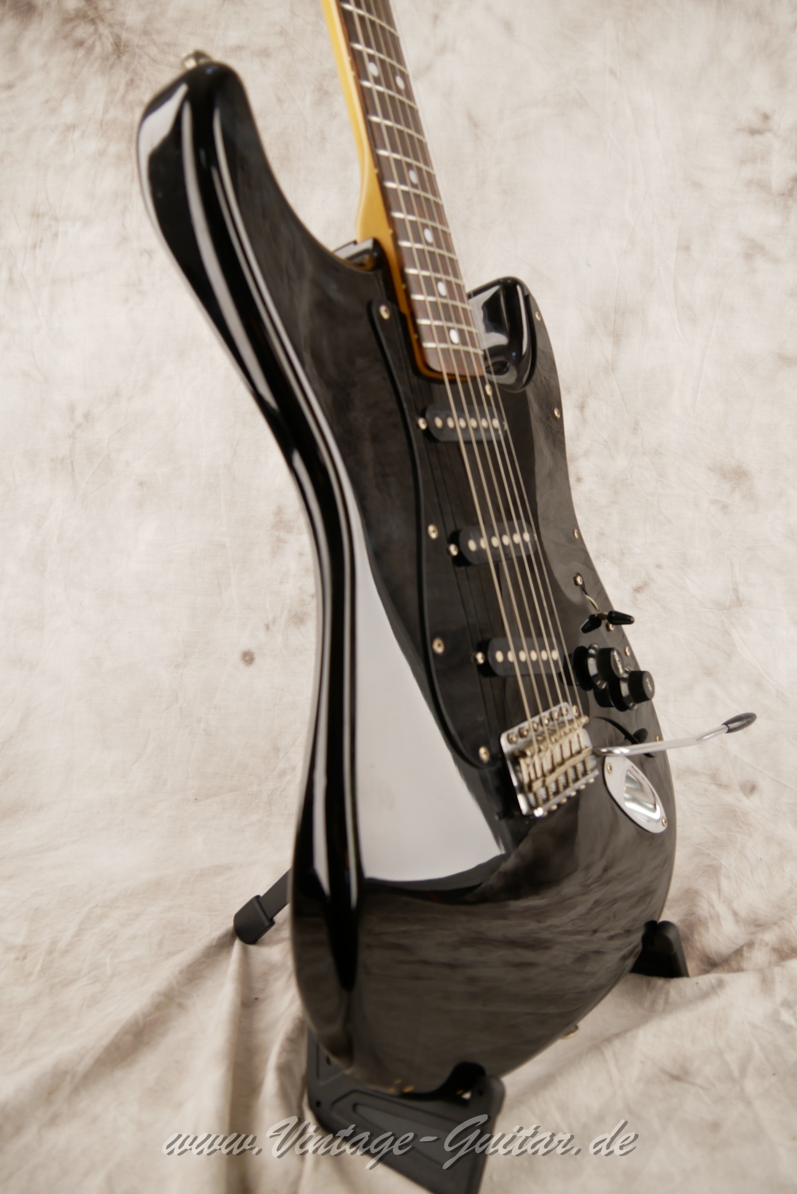 Tokai_Stratocaster_Black_Japan_1990010.JPG