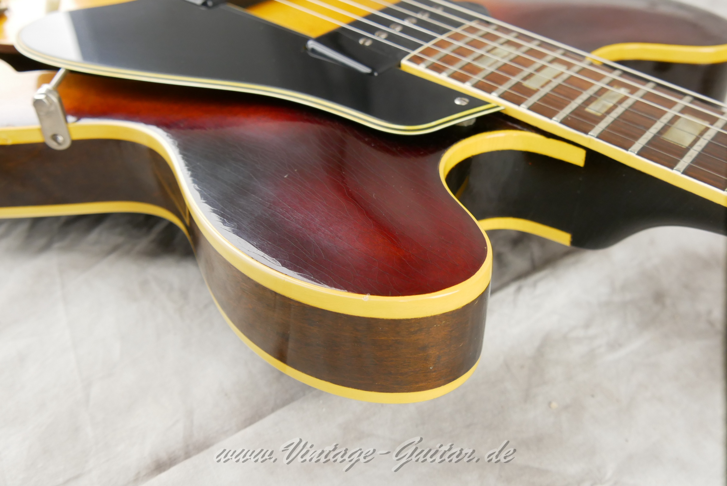 Gibson-ES-330TD-1962-sunburst-017.JPG