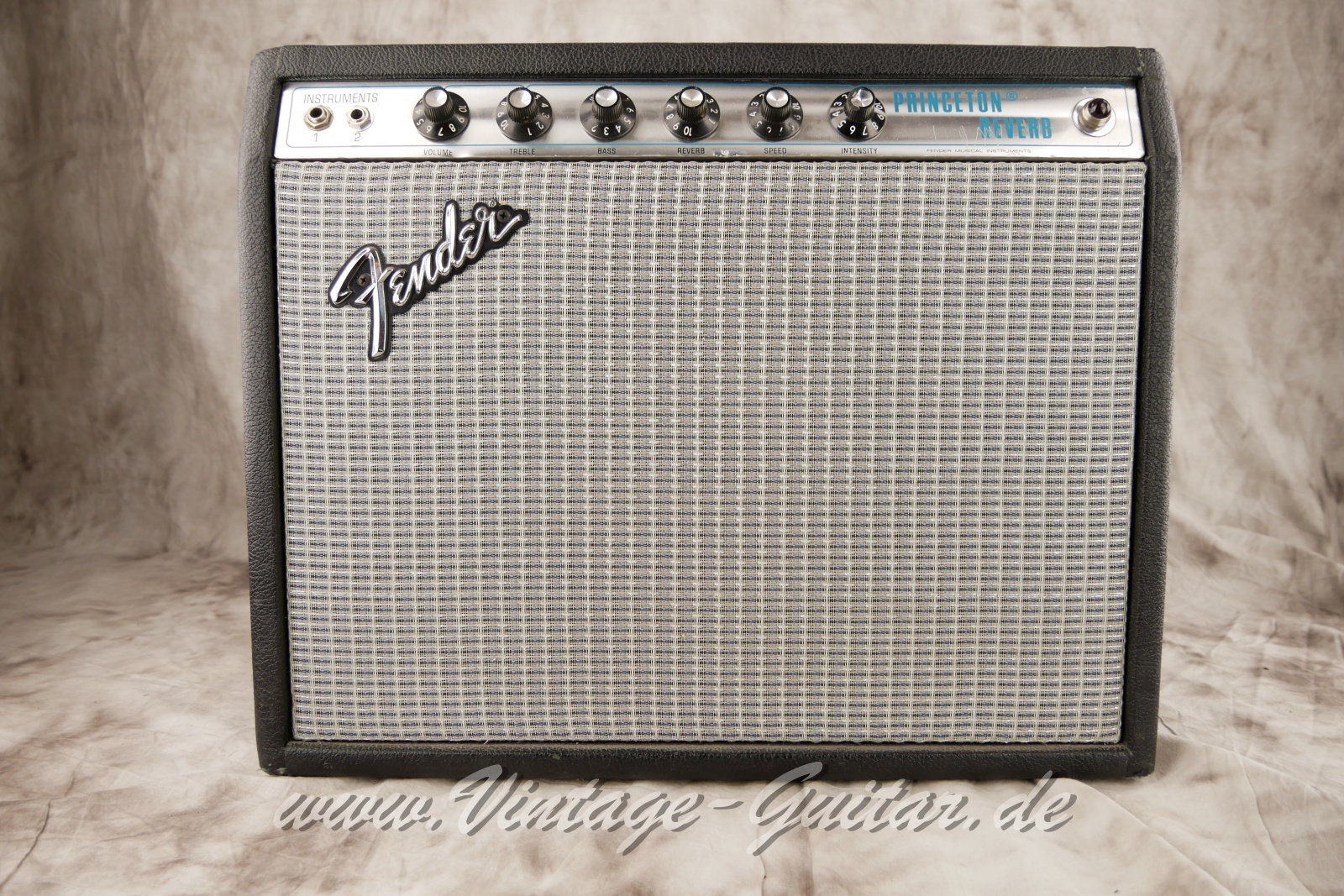 Fender_Princeton_Reverb_silverface_1974-001.JPG