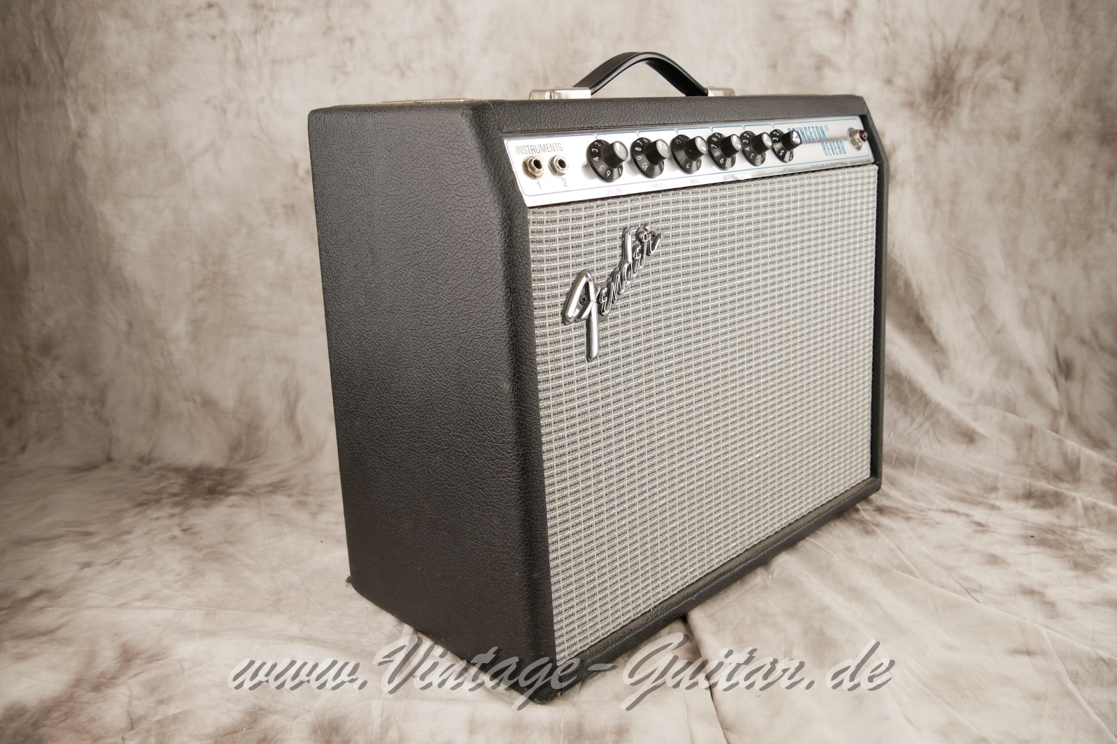 Fender_Princeton_Reverb_silverface_1974-003.JPG