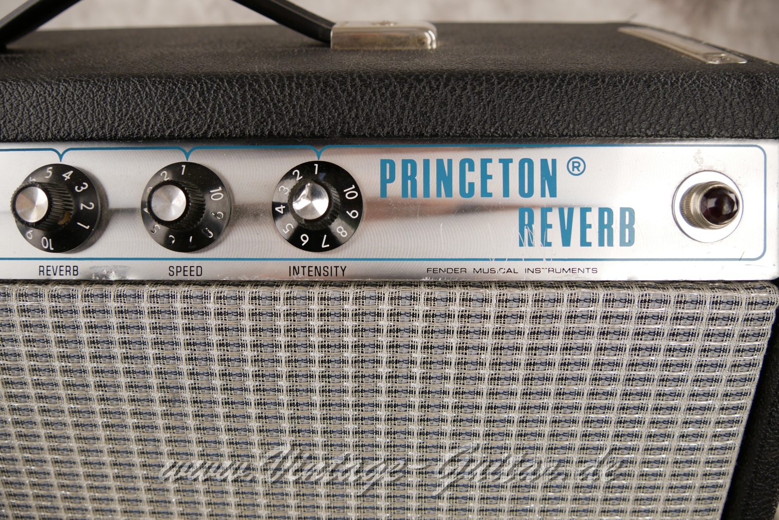Fender_Princeton_Reverb_silverface_1974-006.JPG