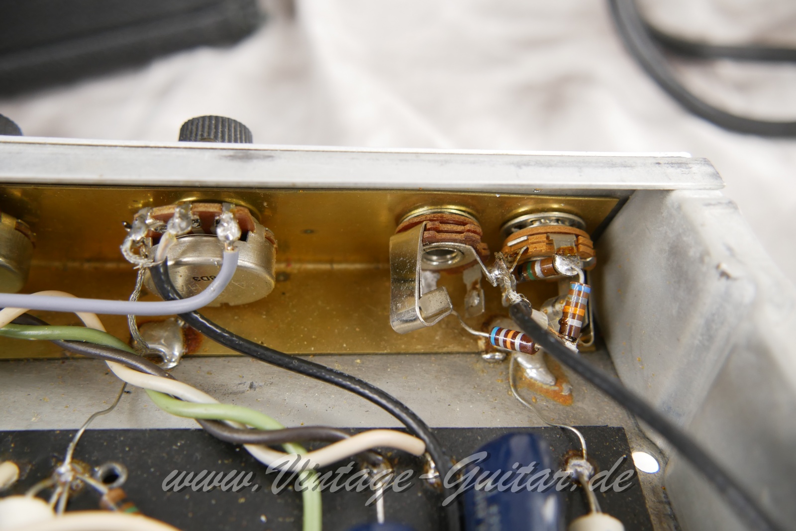 Fender_Princeton_Reverb_silverface_1974-022.JPG