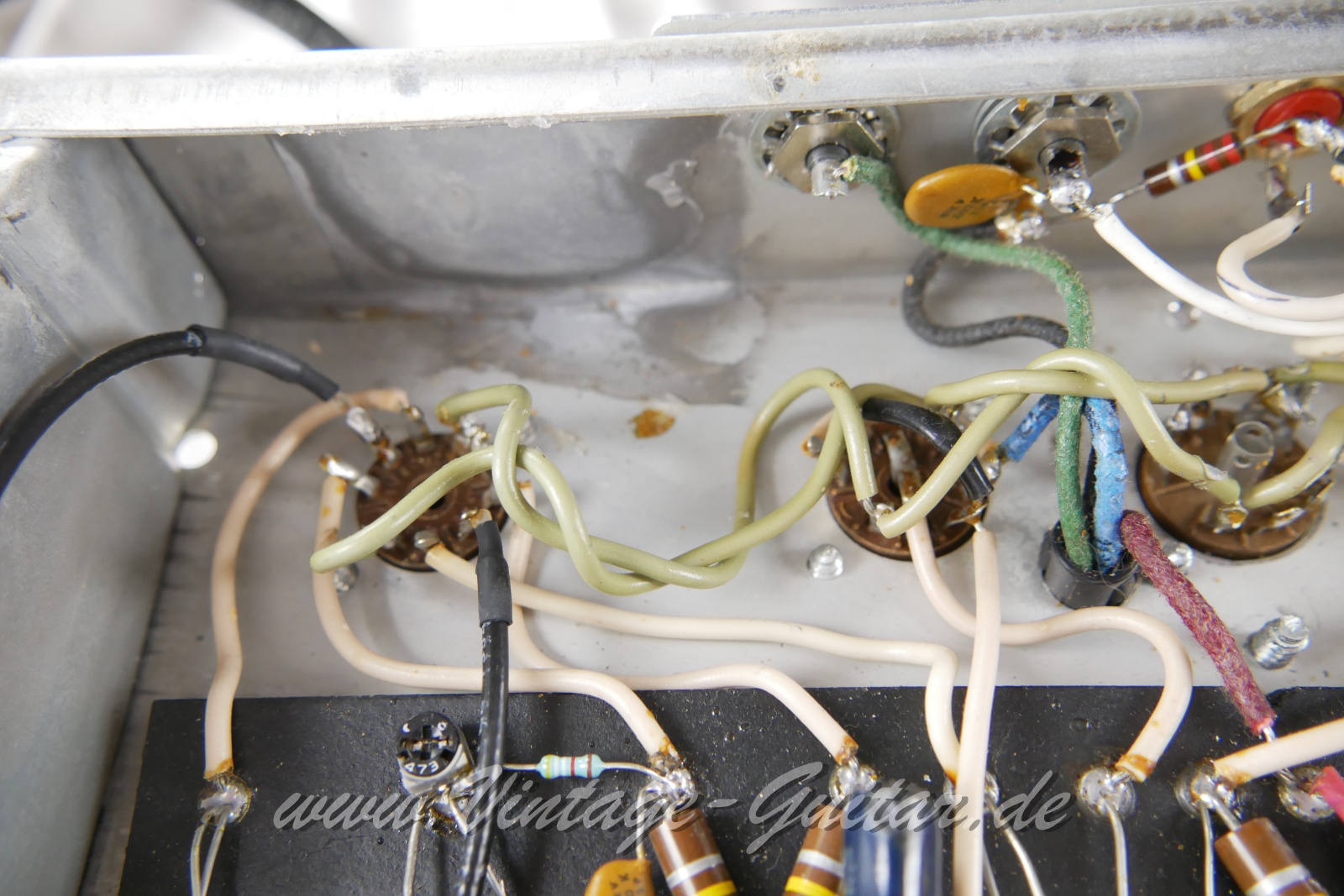 Fender_Princeton_Reverb_silverface_1974-026.JPG