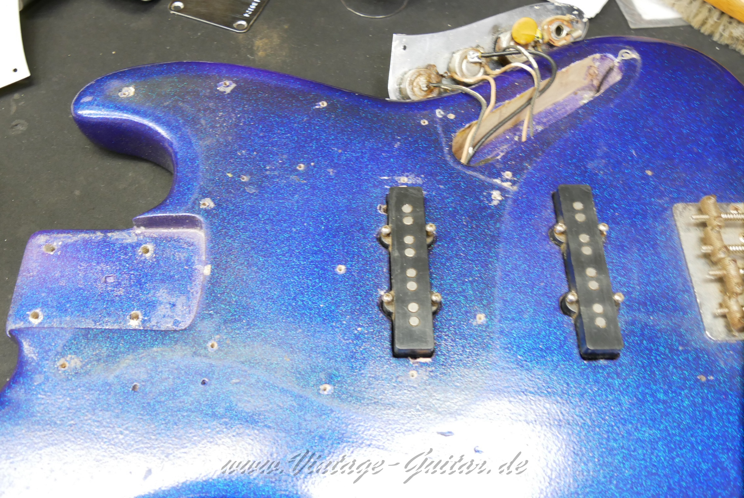 Fender-Jazz-Bass-1964-Blue-017.JPG