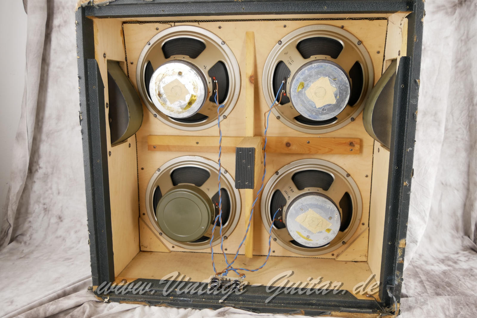 Marshall_1960A_Pre_Rola_pulsonic_cones_black_1969-006.JPG