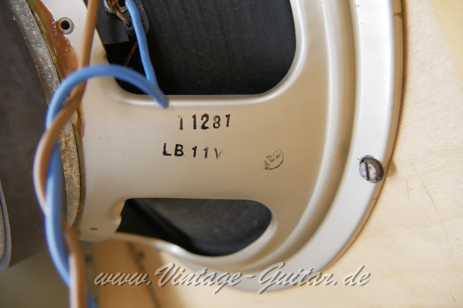 Marshall_1960A_Pre_Rola_pulsonic_cones_black_1969-007.JPG
