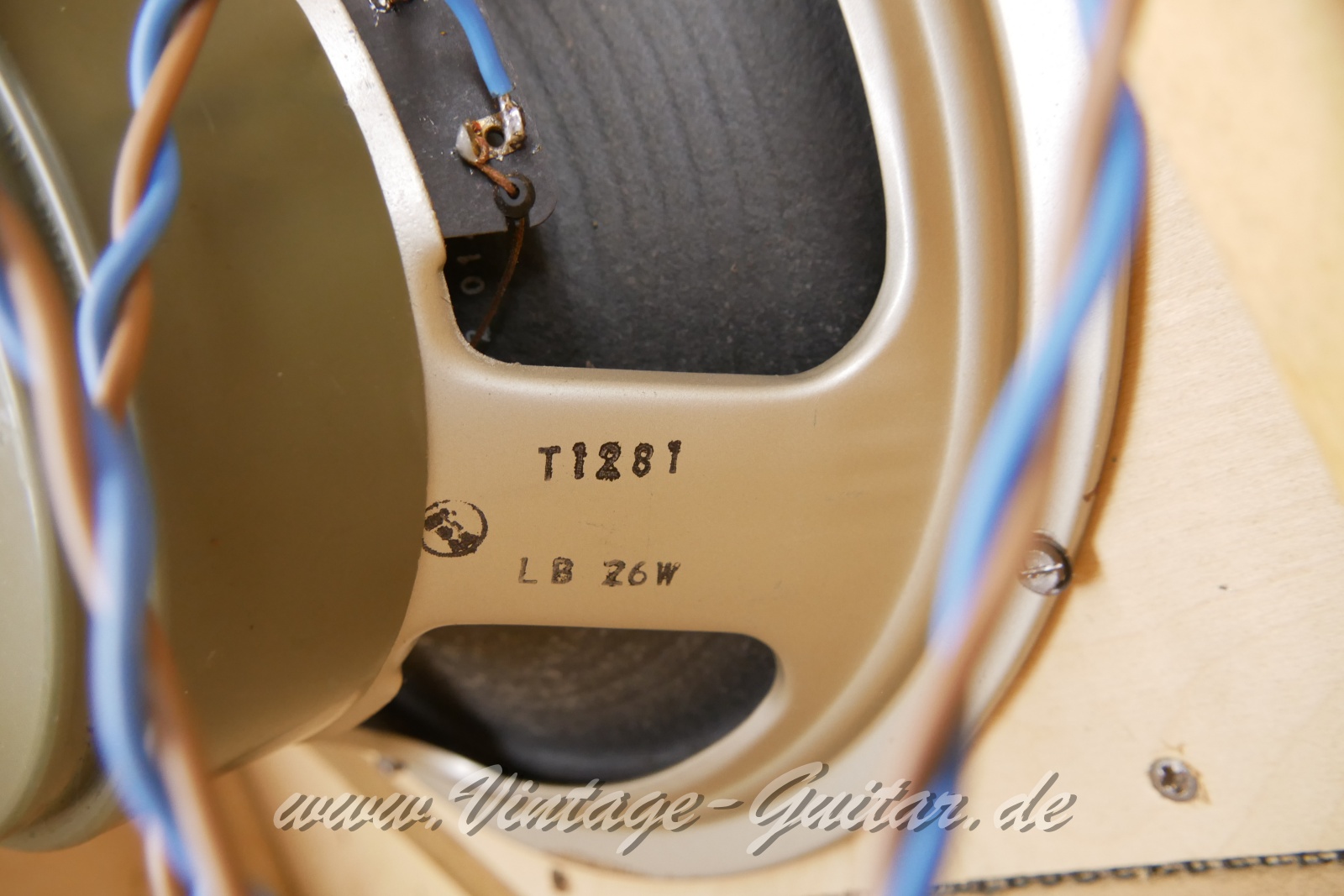 Marshall_1960A_Pre_Rola_pulsonic_cones_black_1969-009.JPG